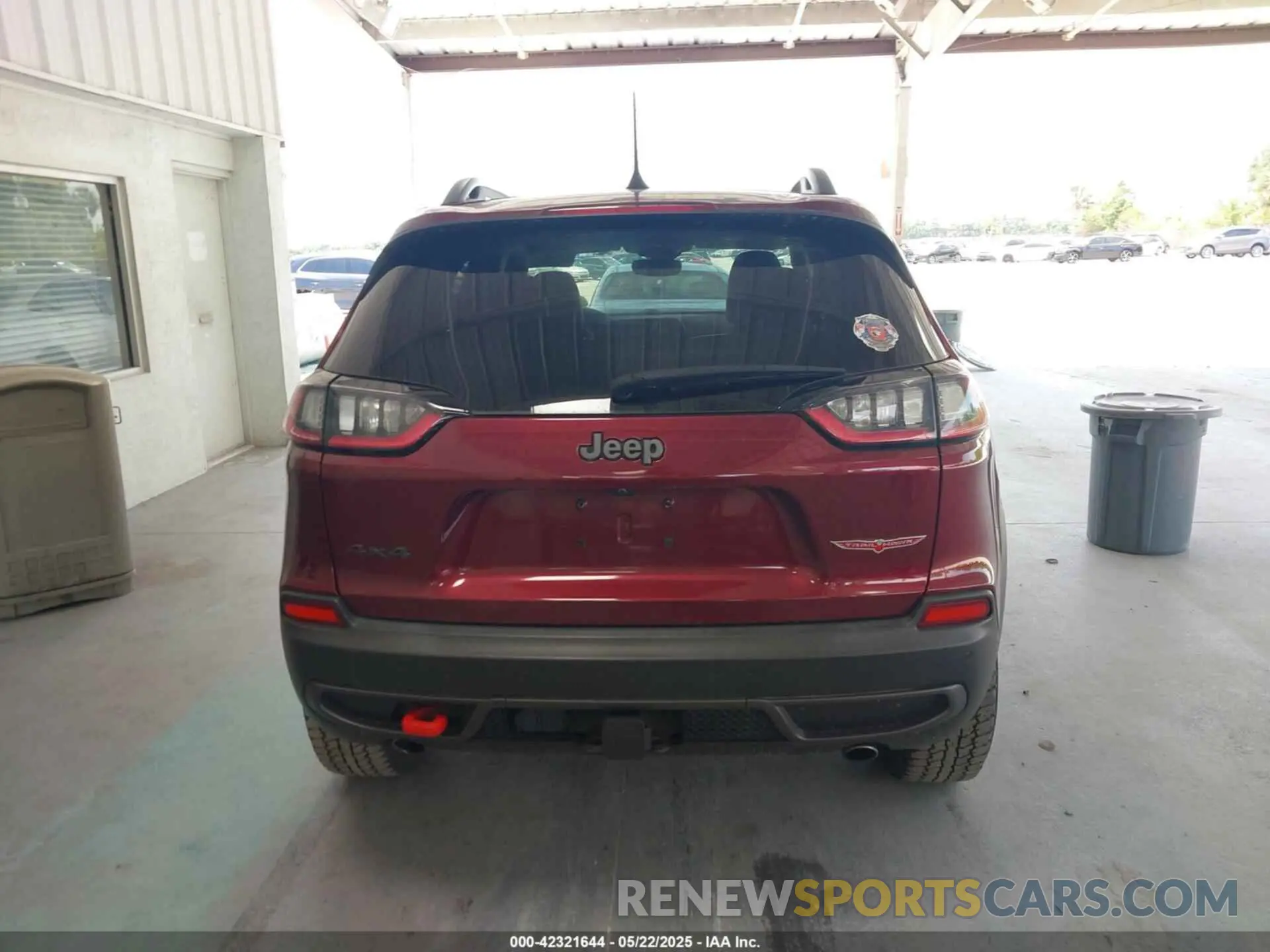 16 Photograph of a damaged car 1C4PJMBX8MD218960 JEEP CHEROKEE 2021