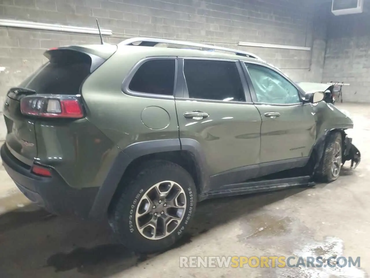 3 Photograph of a damaged car 1C4PJMBX8MD222989 JEEP CHEROKEE 2021