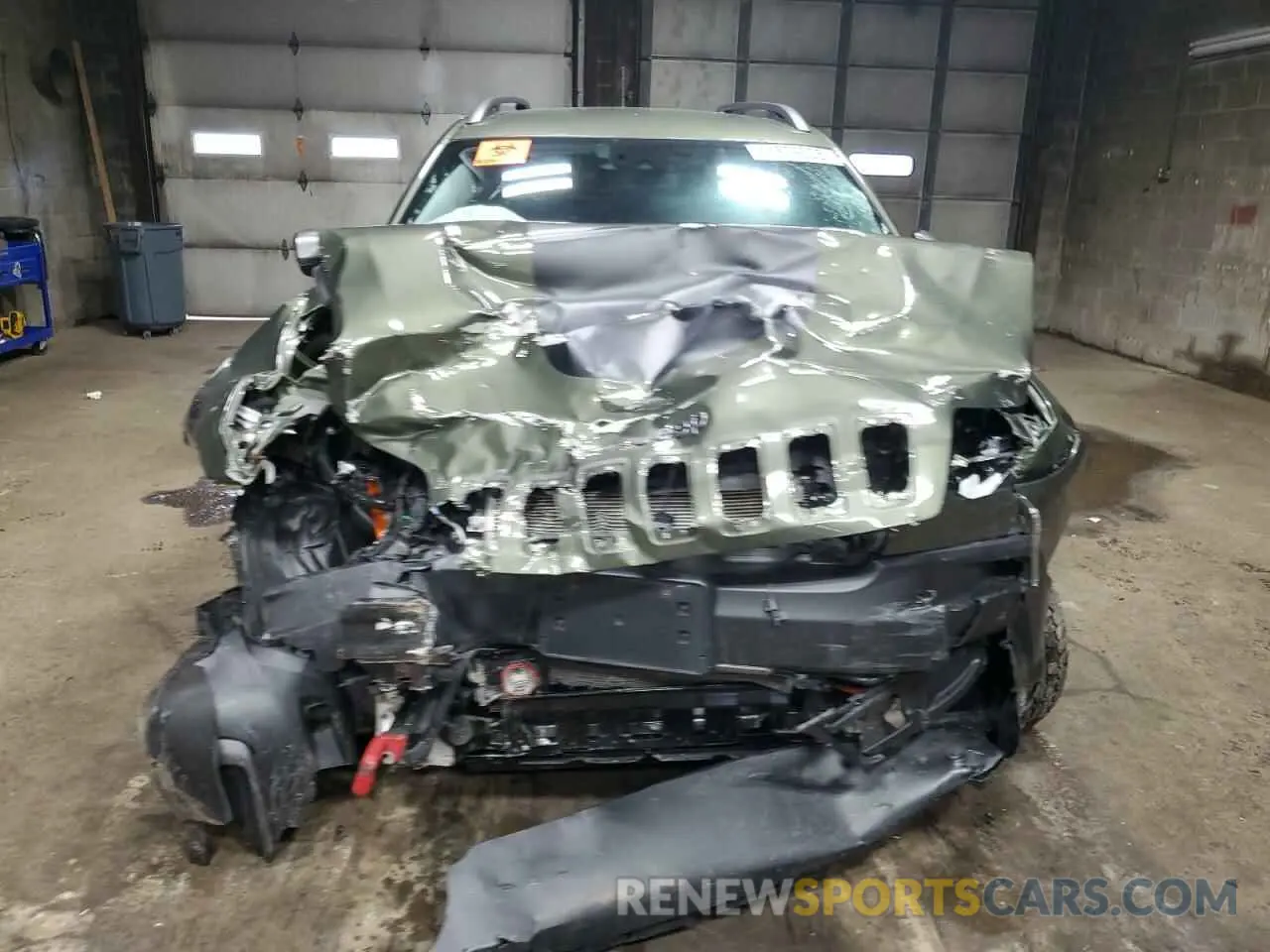 5 Photograph of a damaged car 1C4PJMBX8MD222989 JEEP CHEROKEE 2021