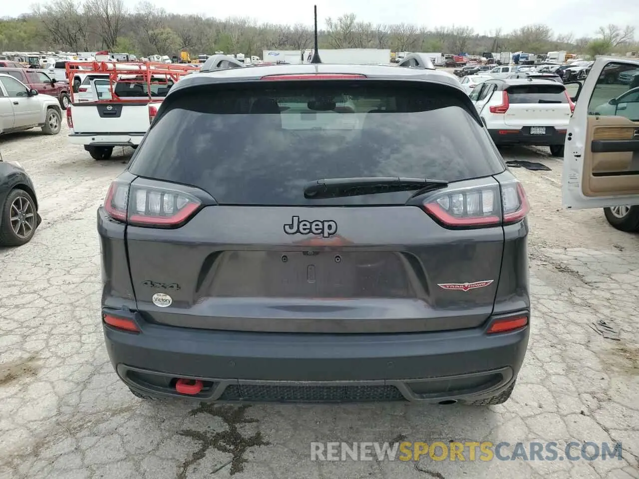 6 Photograph of a damaged car 1C4PJMBX8MD239596 JEEP CHEROKEE 2021