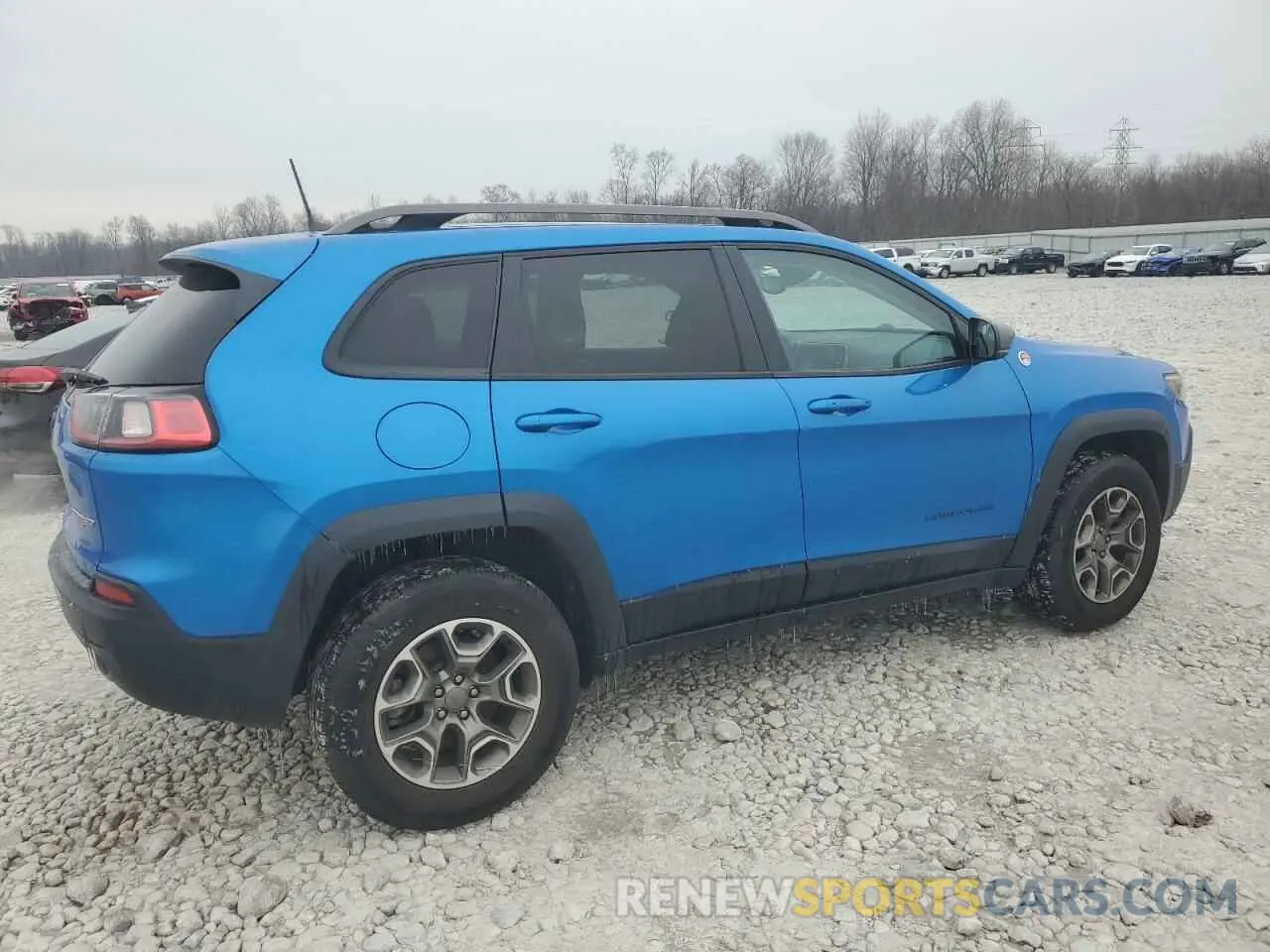 3 Photograph of a damaged car 1C4PJMBX9MD101792 JEEP CHEROKEE 2021