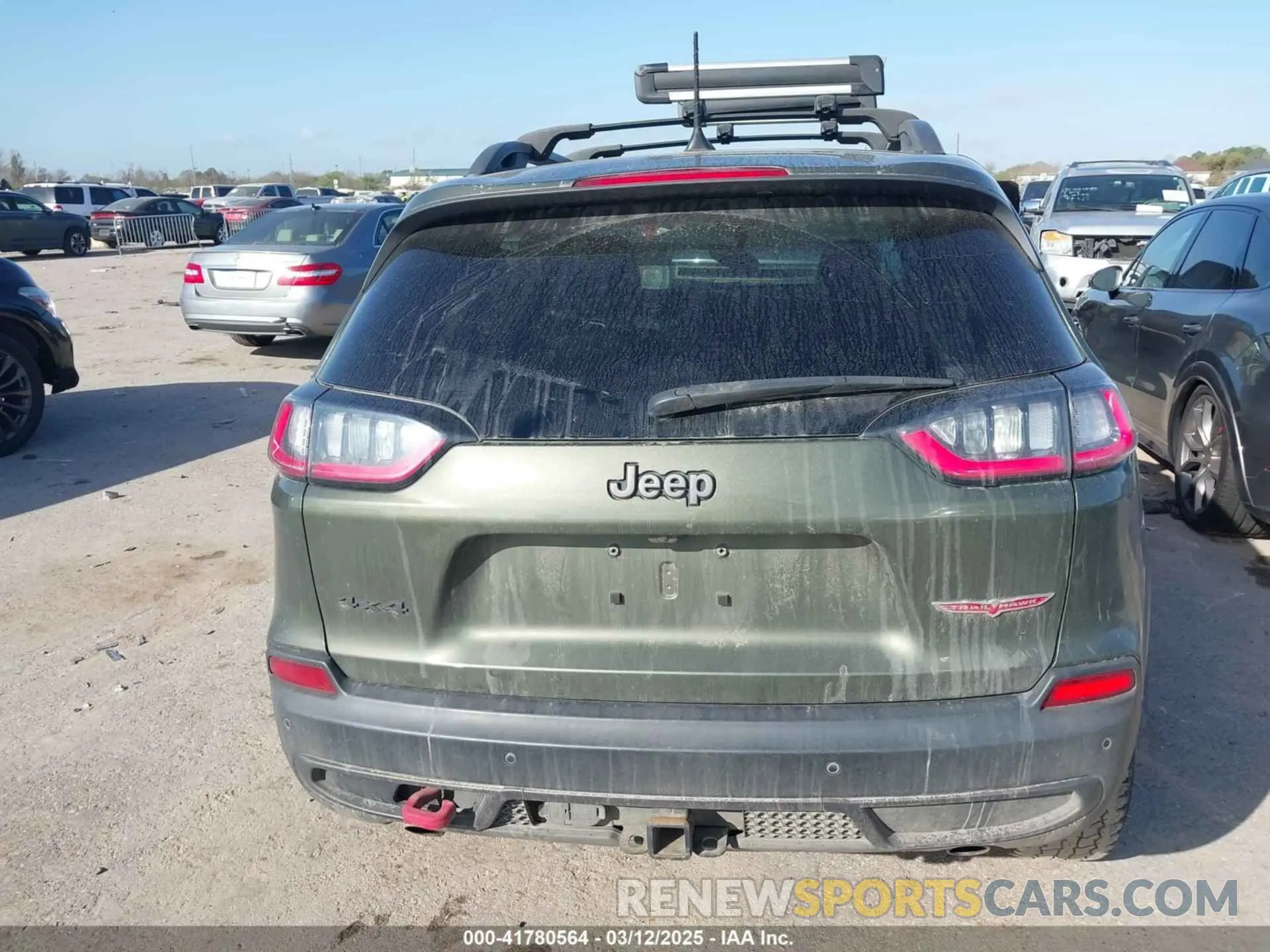 16 Photograph of a damaged car 1C4PJMBX9MD125087 JEEP CHEROKEE 2021