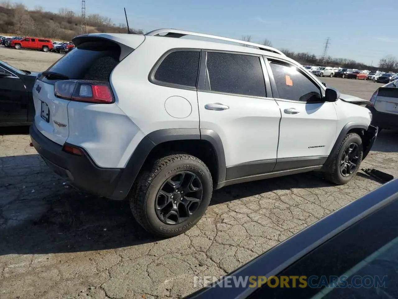 3 Photograph of a damaged car 1C4PJMBX9MD126871 JEEP CHEROKEE 2021