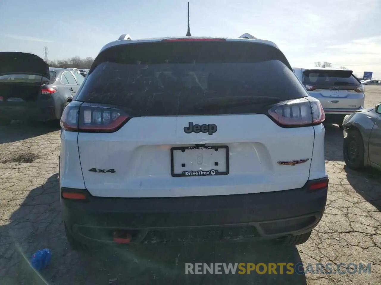 6 Photograph of a damaged car 1C4PJMBX9MD126871 JEEP CHEROKEE 2021