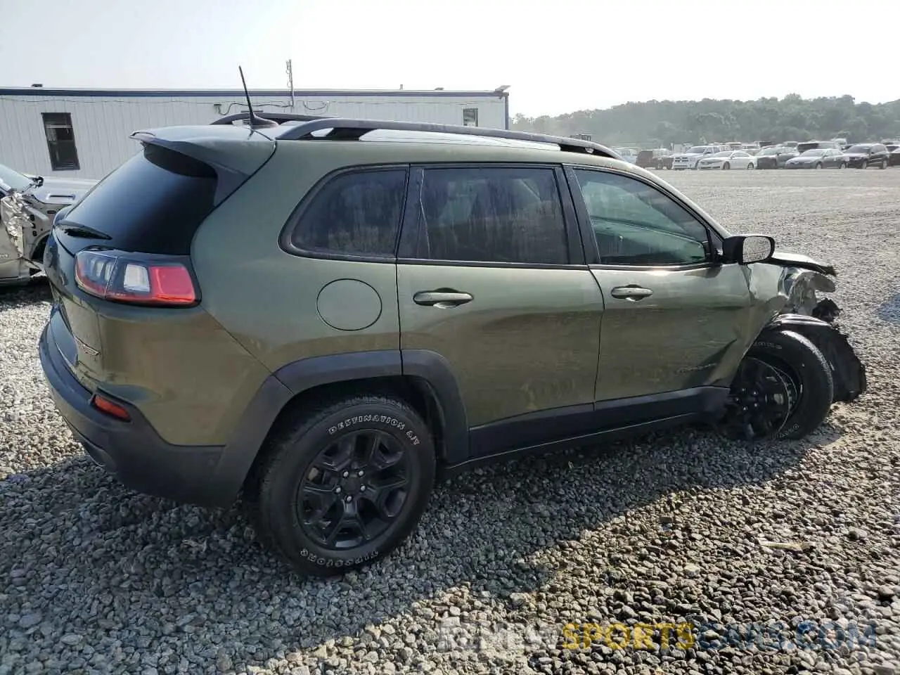 3 Photograph of a damaged car 1C4PJMBXXMD116804 JEEP CHEROKEE 2021