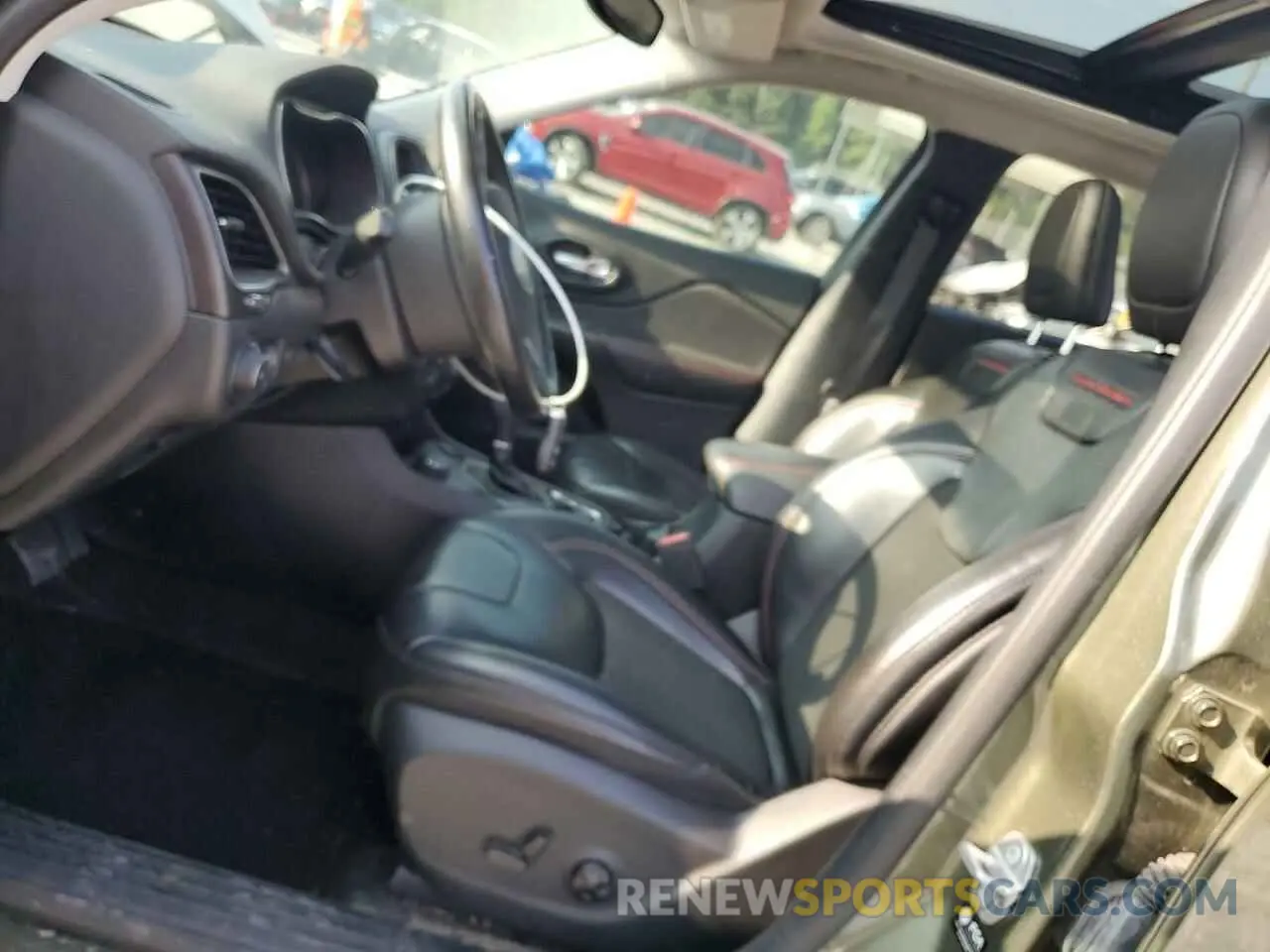 7 Photograph of a damaged car 1C4PJMBXXMD116804 JEEP CHEROKEE 2021