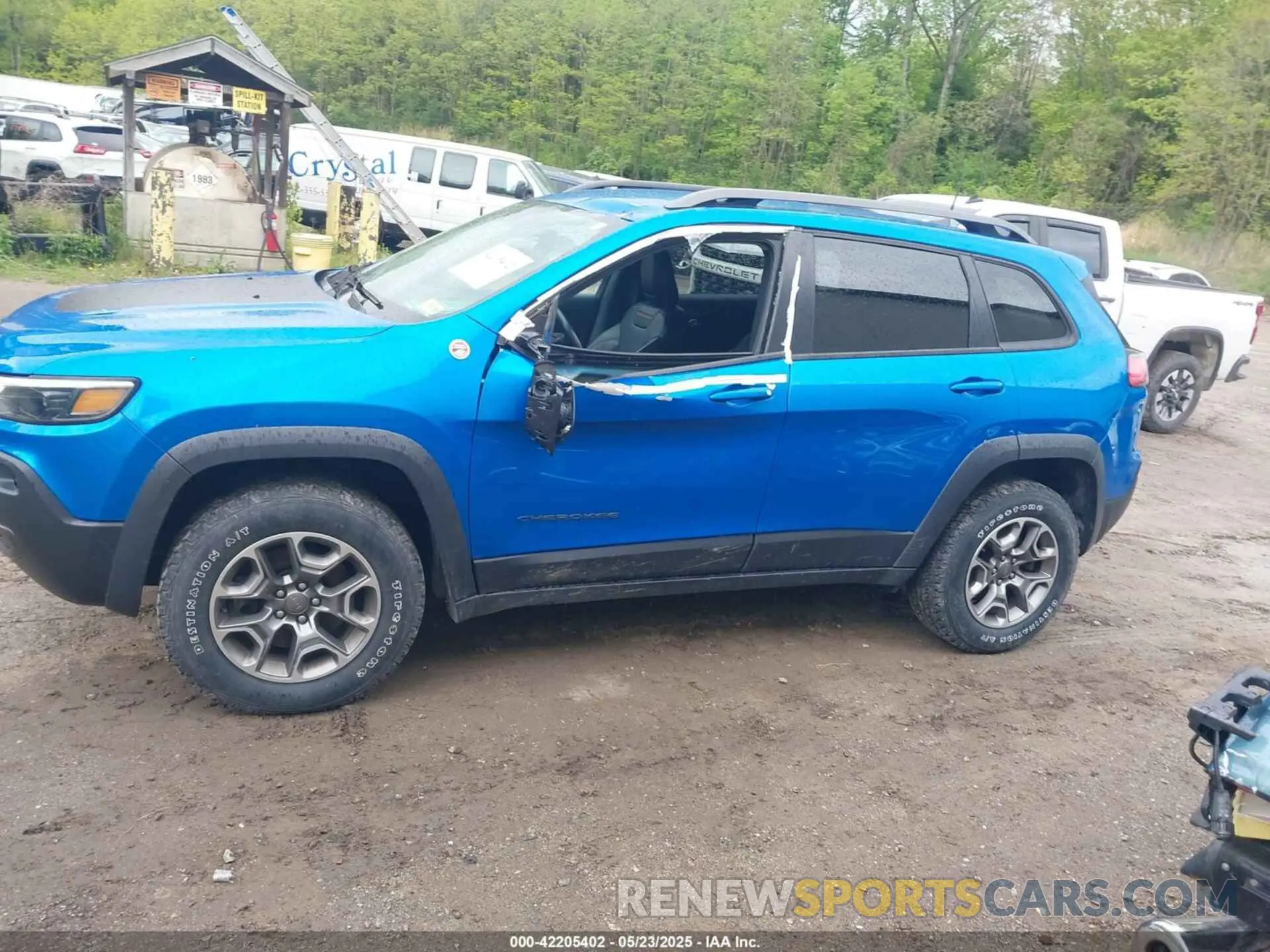 15 Photograph of a damaged car 1C4PJMBXXMD173102 JEEP CHEROKEE 2021