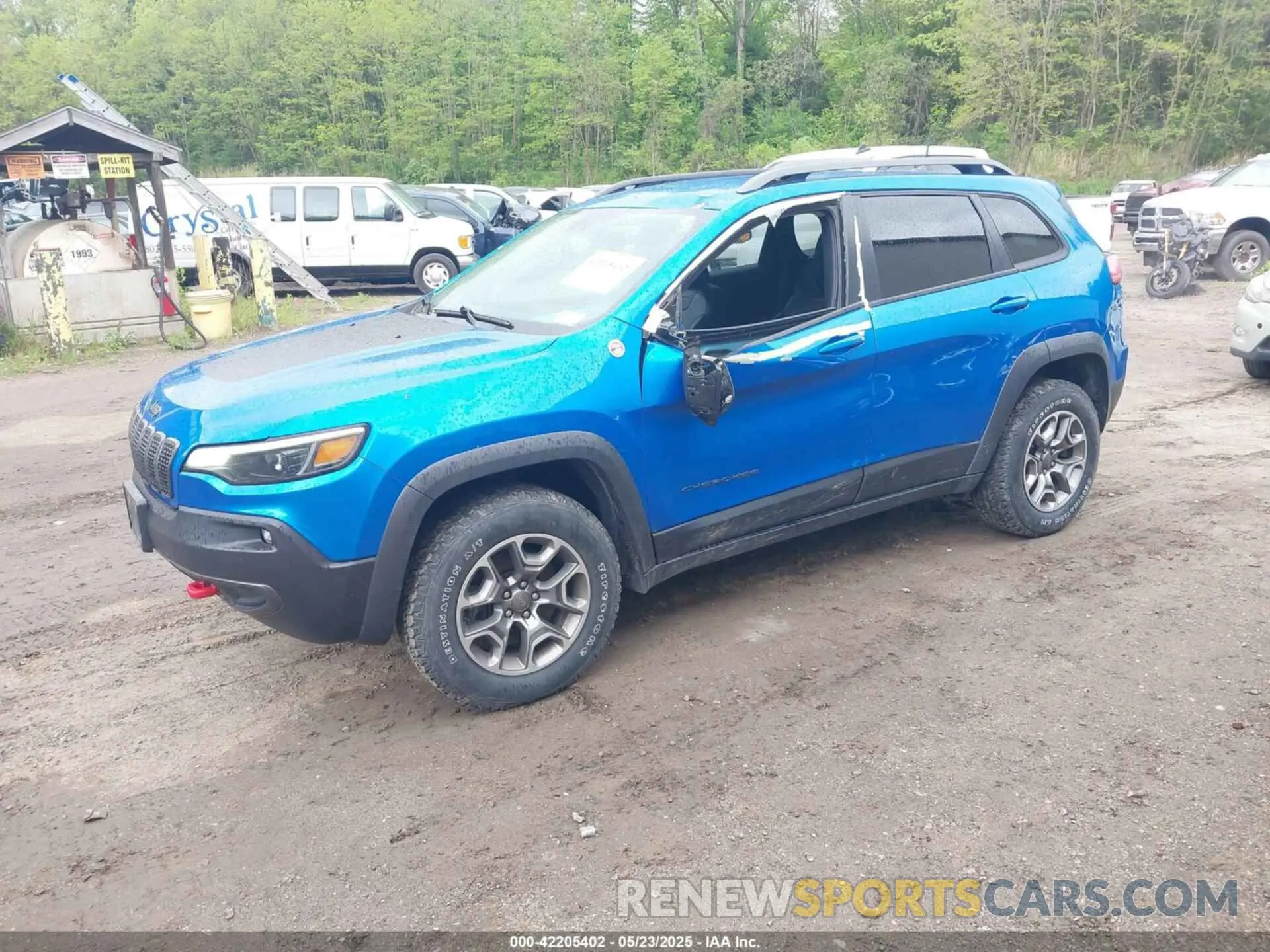 2 Photograph of a damaged car 1C4PJMBXXMD173102 JEEP CHEROKEE 2021