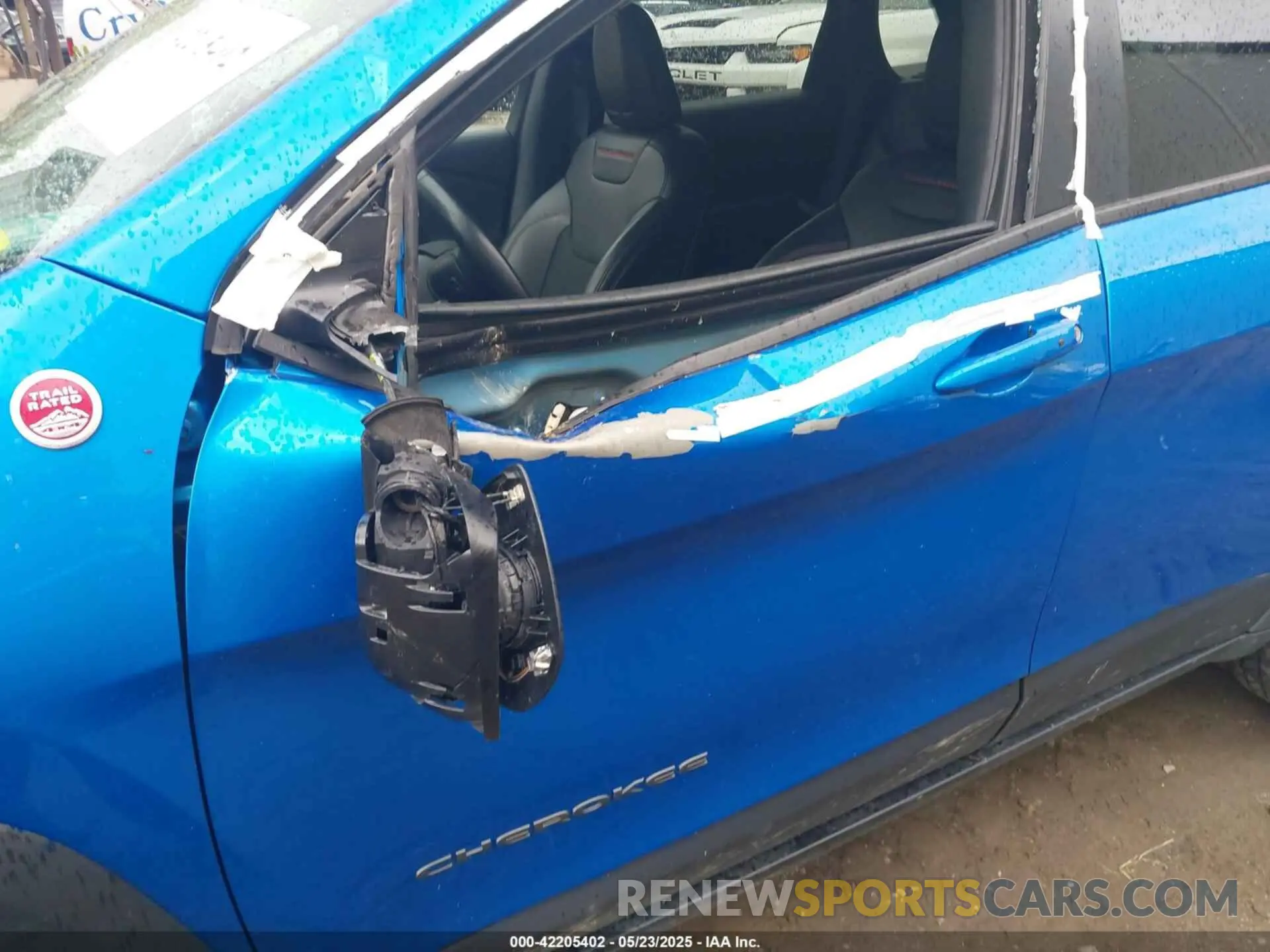 22 Photograph of a damaged car 1C4PJMBXXMD173102 JEEP CHEROKEE 2021