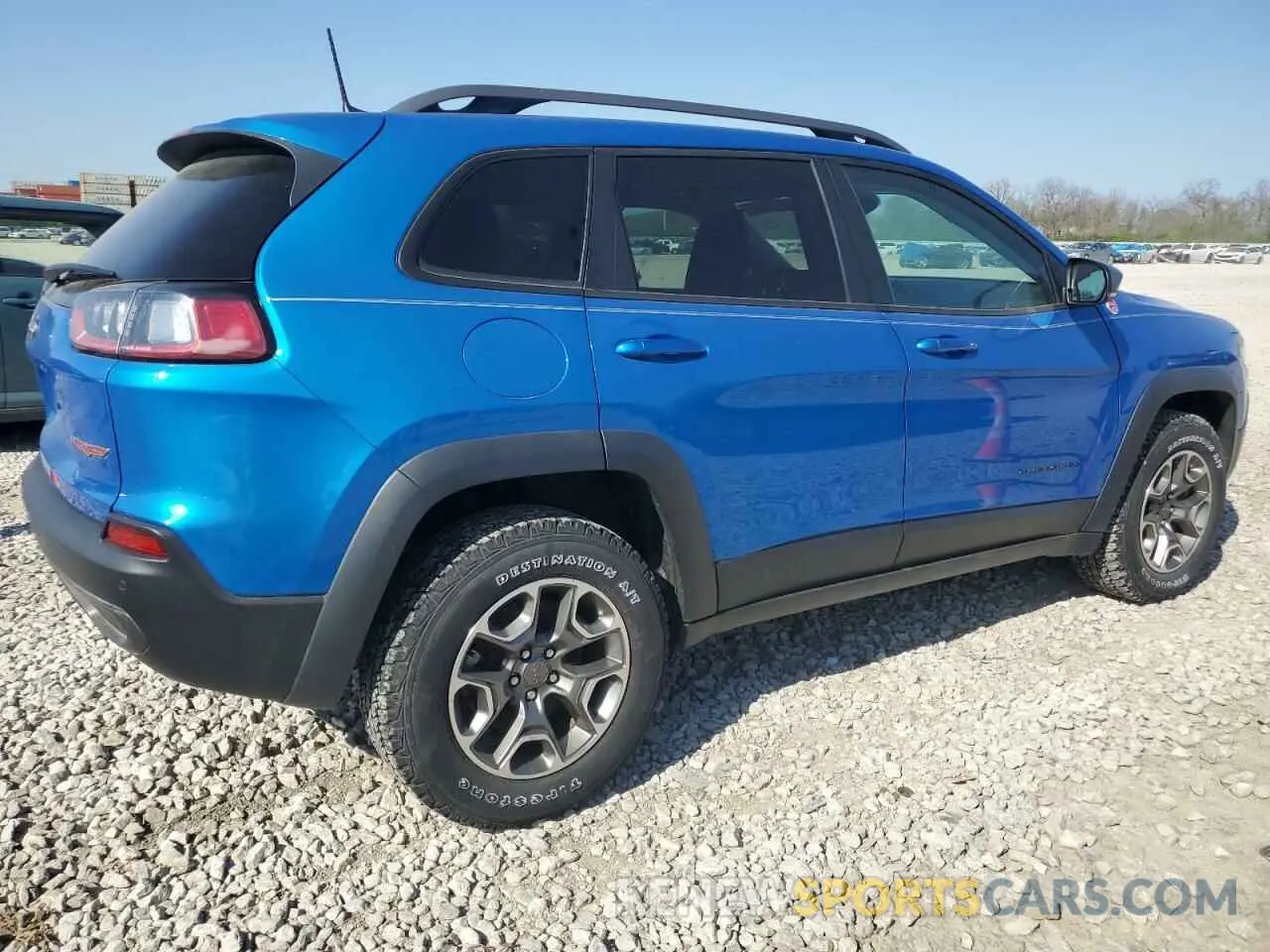 3 Photograph of a damaged car 1C4PJMBXXMD186738 JEEP CHEROKEE 2021