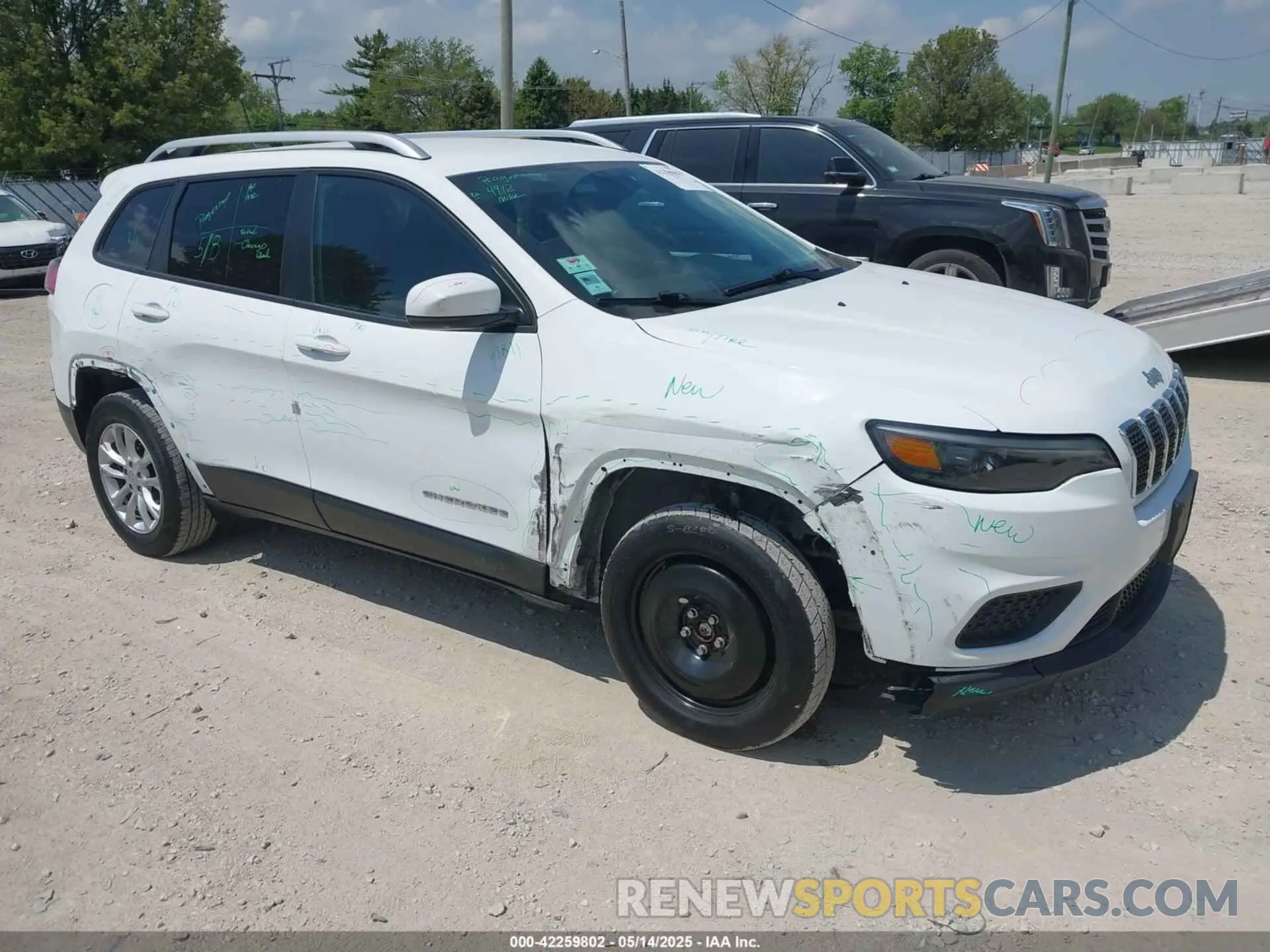 1 Photograph of a damaged car 1C4PJMCB1MD171158 JEEP CHEROKEE 2021