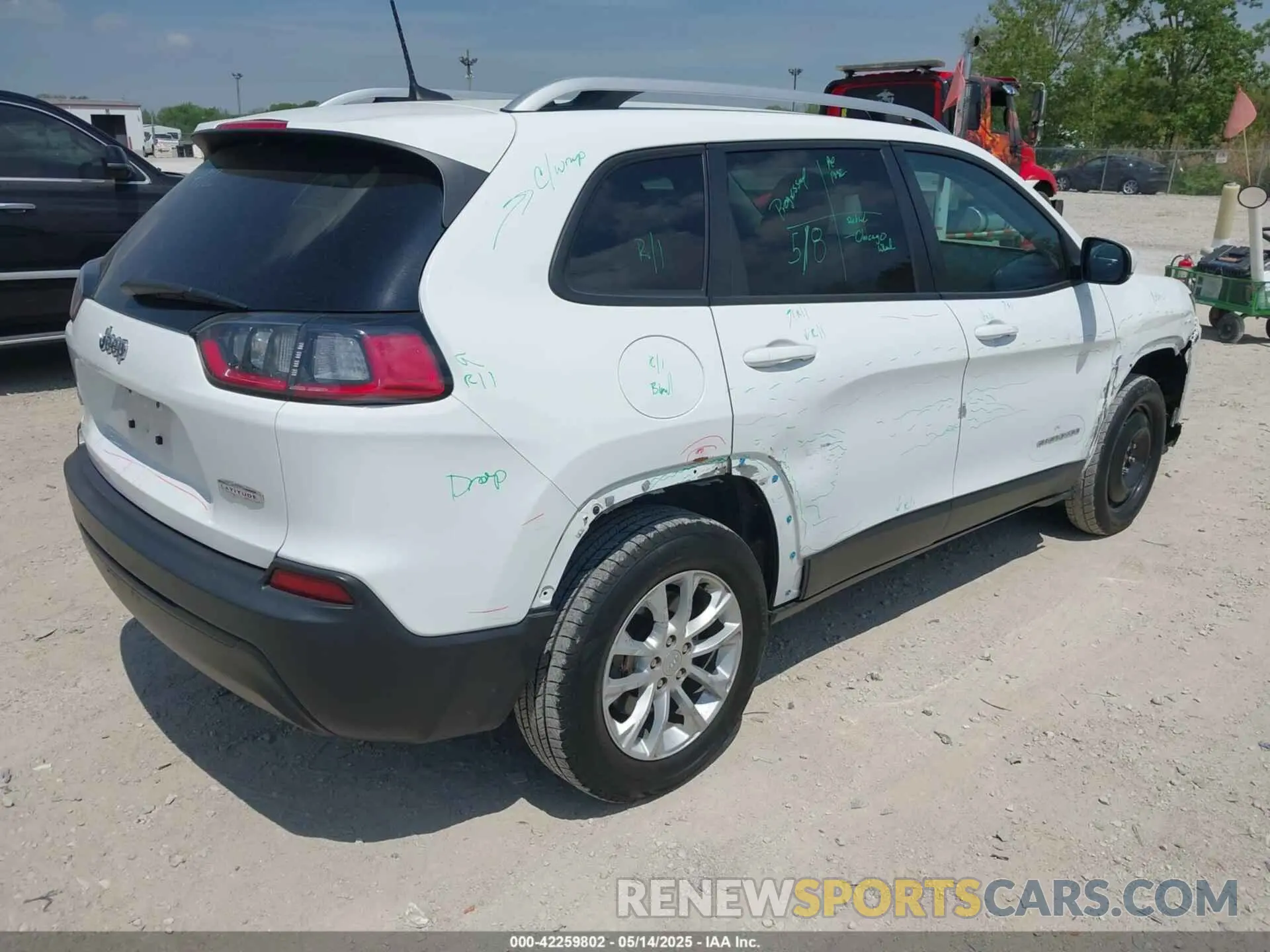 4 Photograph of a damaged car 1C4PJMCB1MD171158 JEEP CHEROKEE 2021