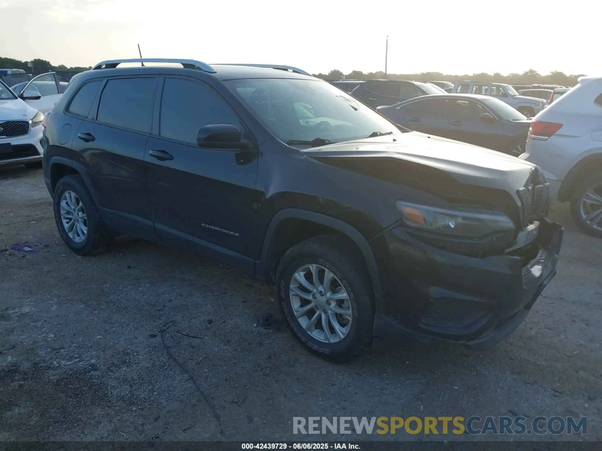 1 Photograph of a damaged car 1C4PJMCB7MD154249 JEEP CHEROKEE 2021
