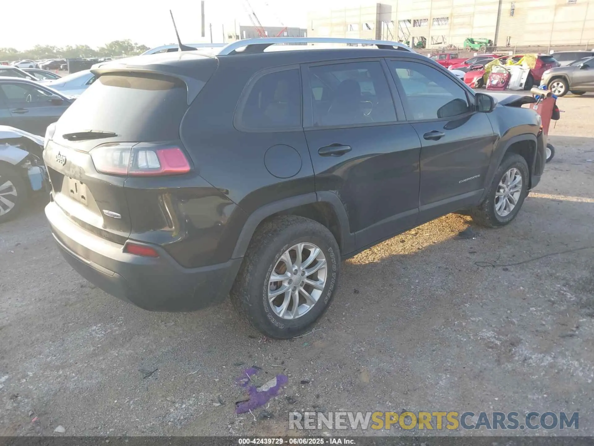 4 Photograph of a damaged car 1C4PJMCB7MD154249 JEEP CHEROKEE 2021