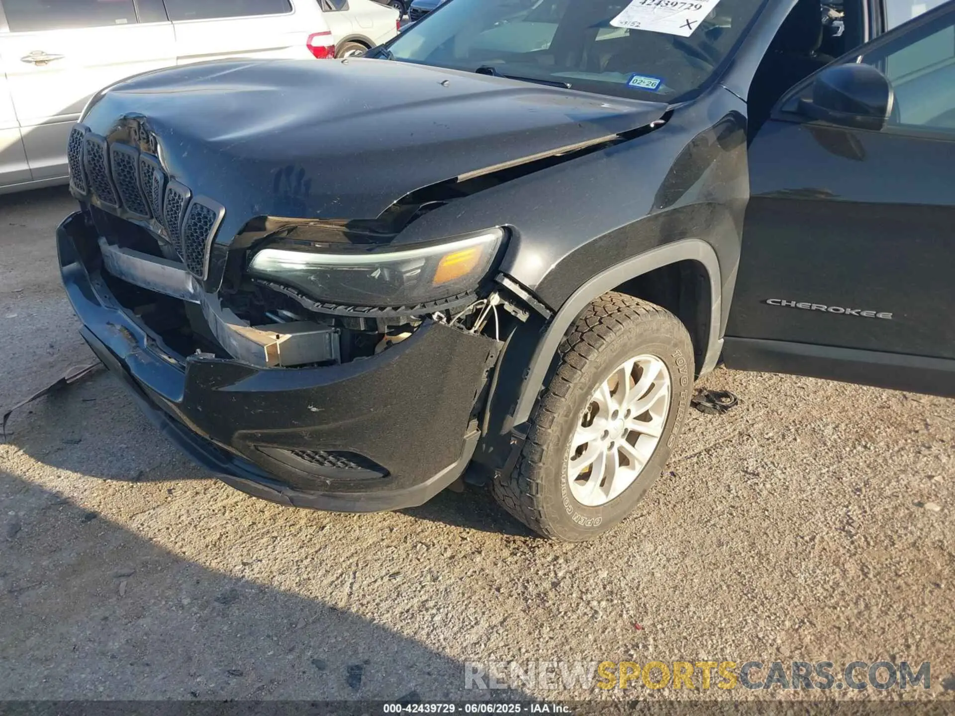 6 Photograph of a damaged car 1C4PJMCB7MD154249 JEEP CHEROKEE 2021