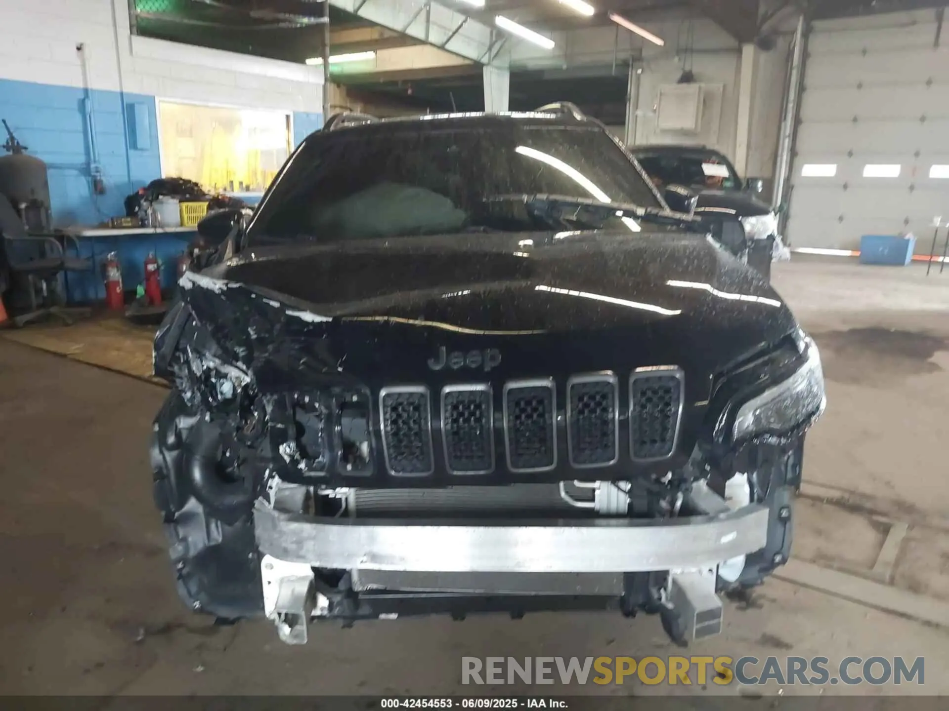 11 Photograph of a damaged car 1C4PJMDN3MD126621 JEEP CHEROKEE 2021