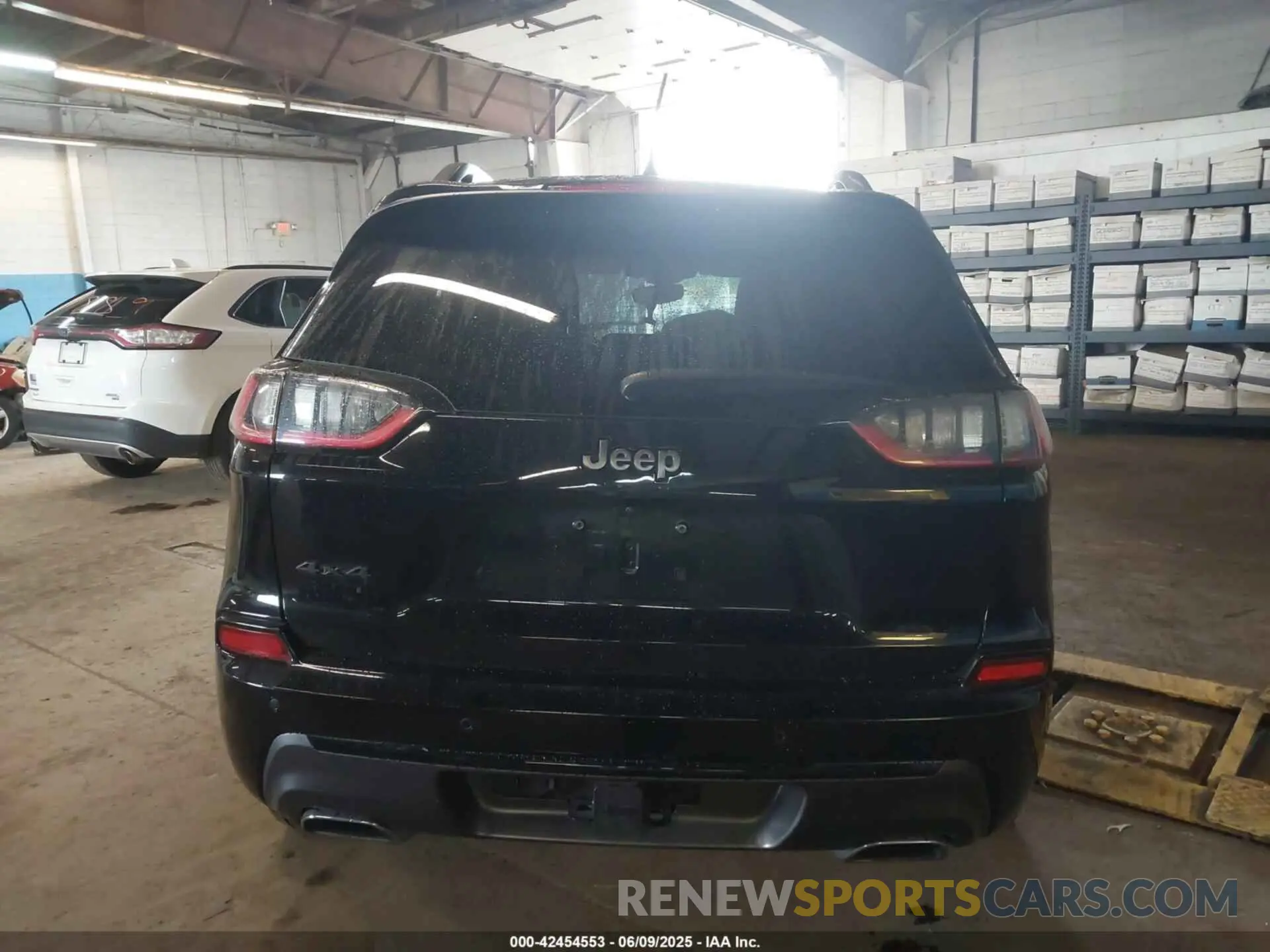 15 Photograph of a damaged car 1C4PJMDN3MD126621 JEEP CHEROKEE 2021