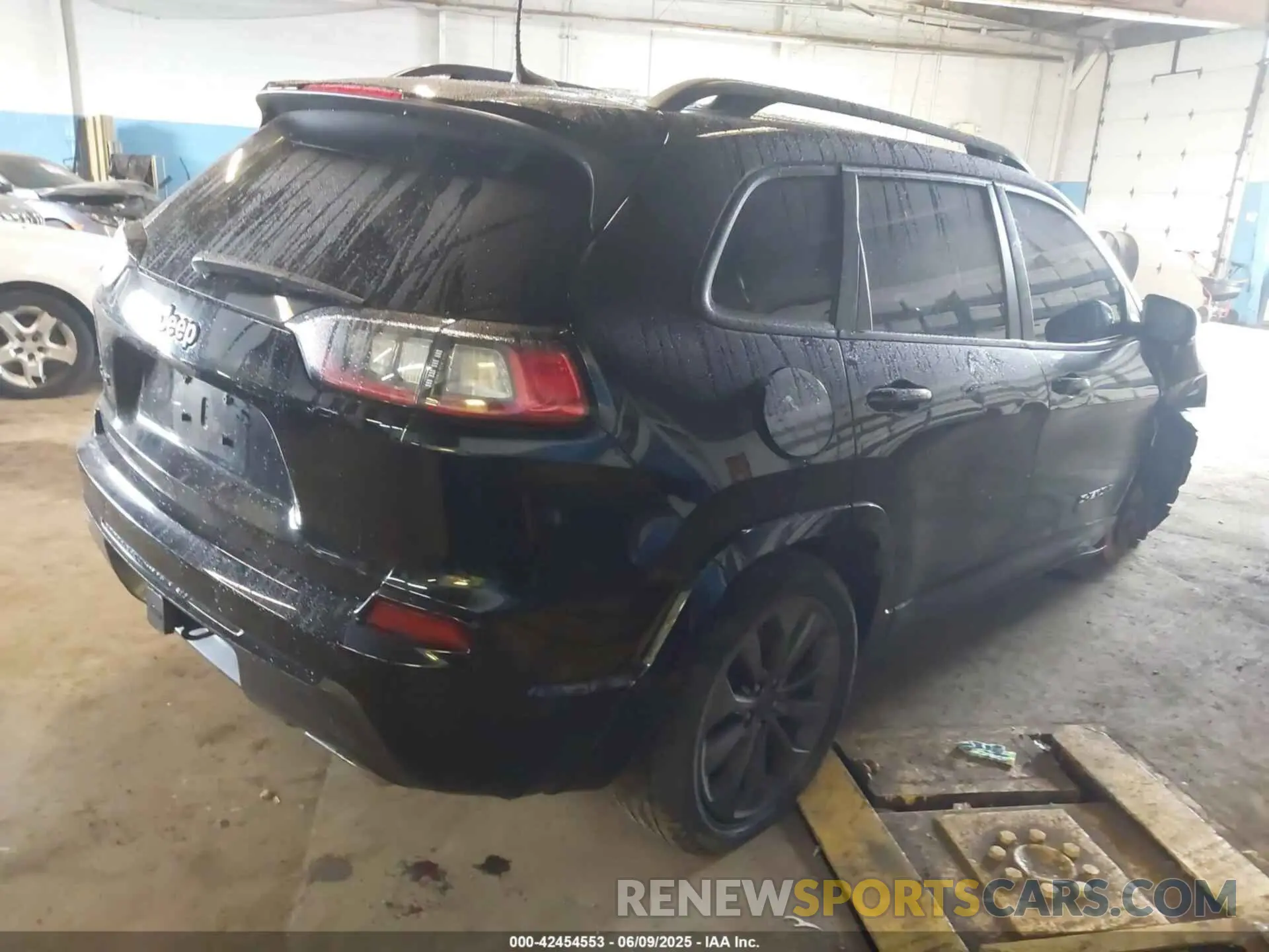 4 Photograph of a damaged car 1C4PJMDN3MD126621 JEEP CHEROKEE 2021