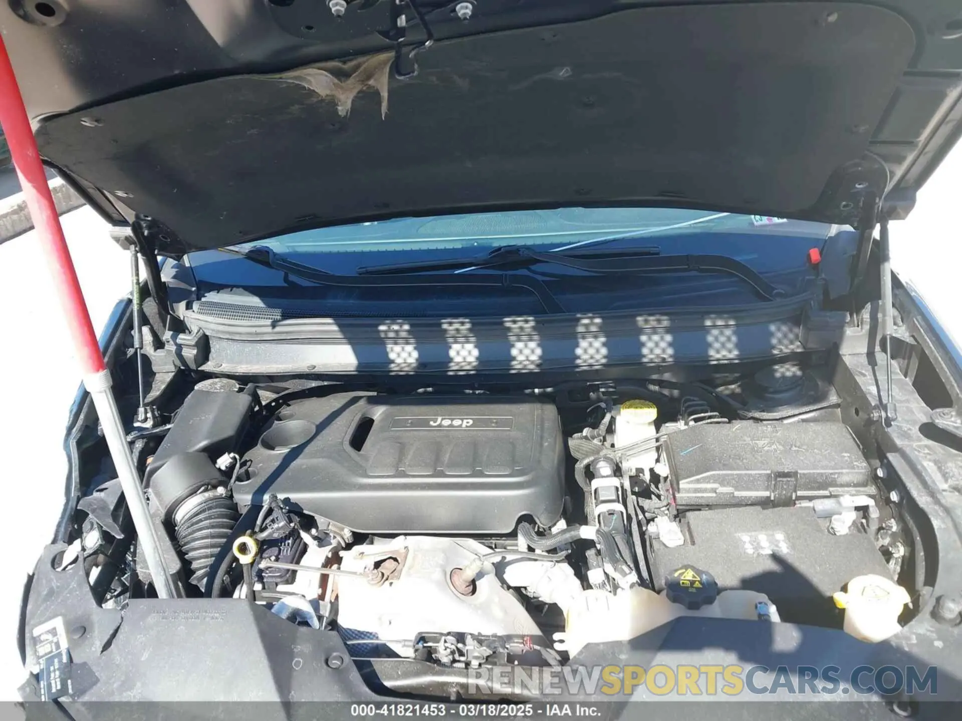 10 Photograph of a damaged car 1C4PJMDN5MD156607 JEEP CHEROKEE 2021