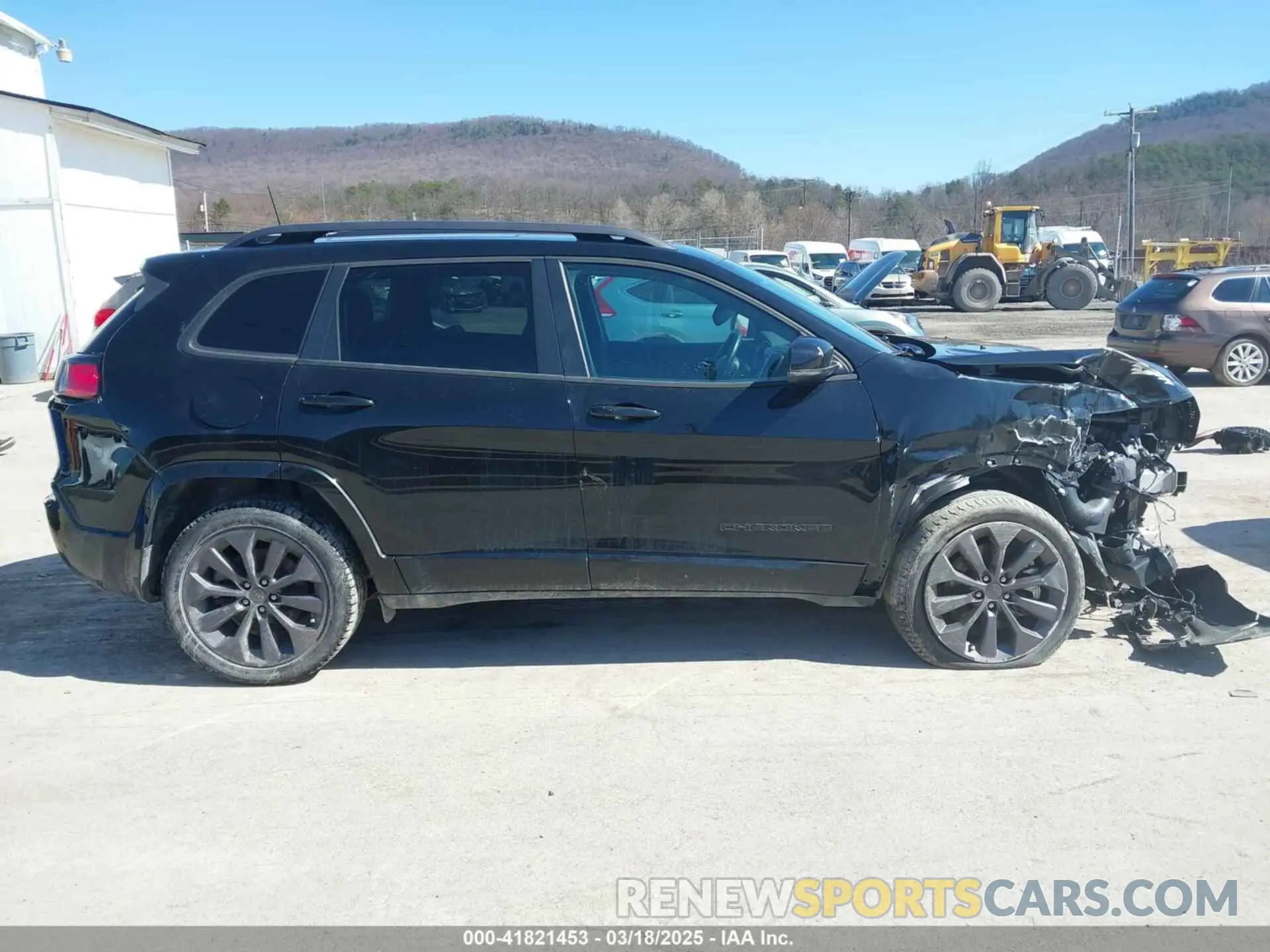 14 Photograph of a damaged car 1C4PJMDN5MD156607 JEEP CHEROKEE 2021
