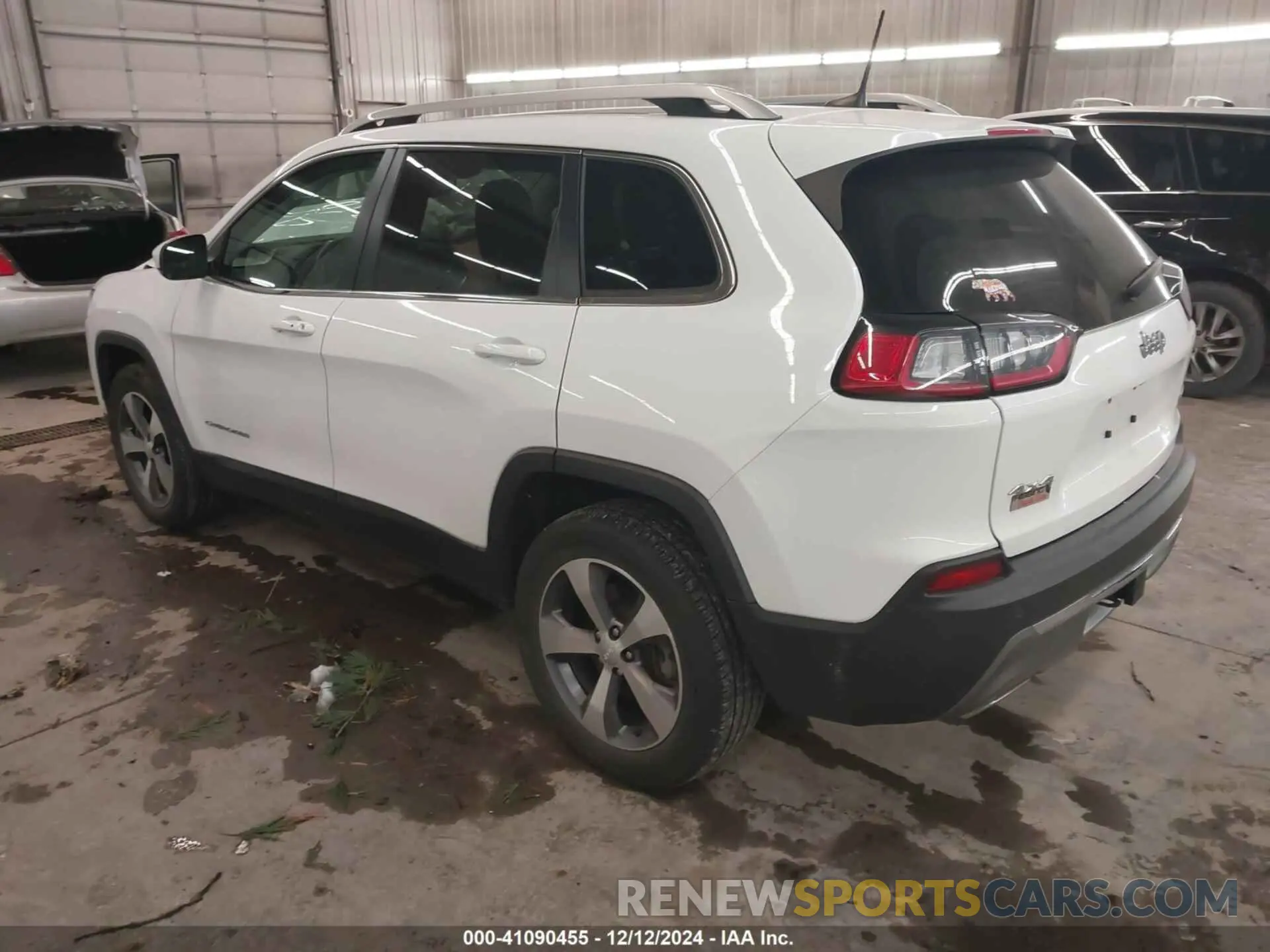 3 Photograph of a damaged car 1C4PJMDX0MD194876 JEEP CHEROKEE 2021