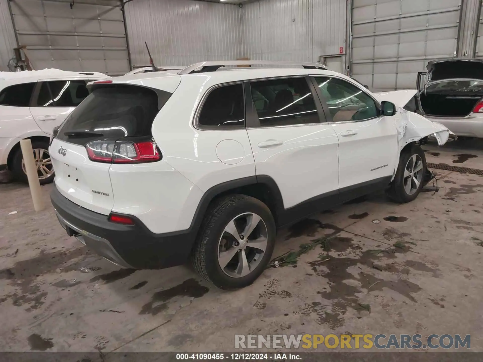 4 Photograph of a damaged car 1C4PJMDX0MD194876 JEEP CHEROKEE 2021