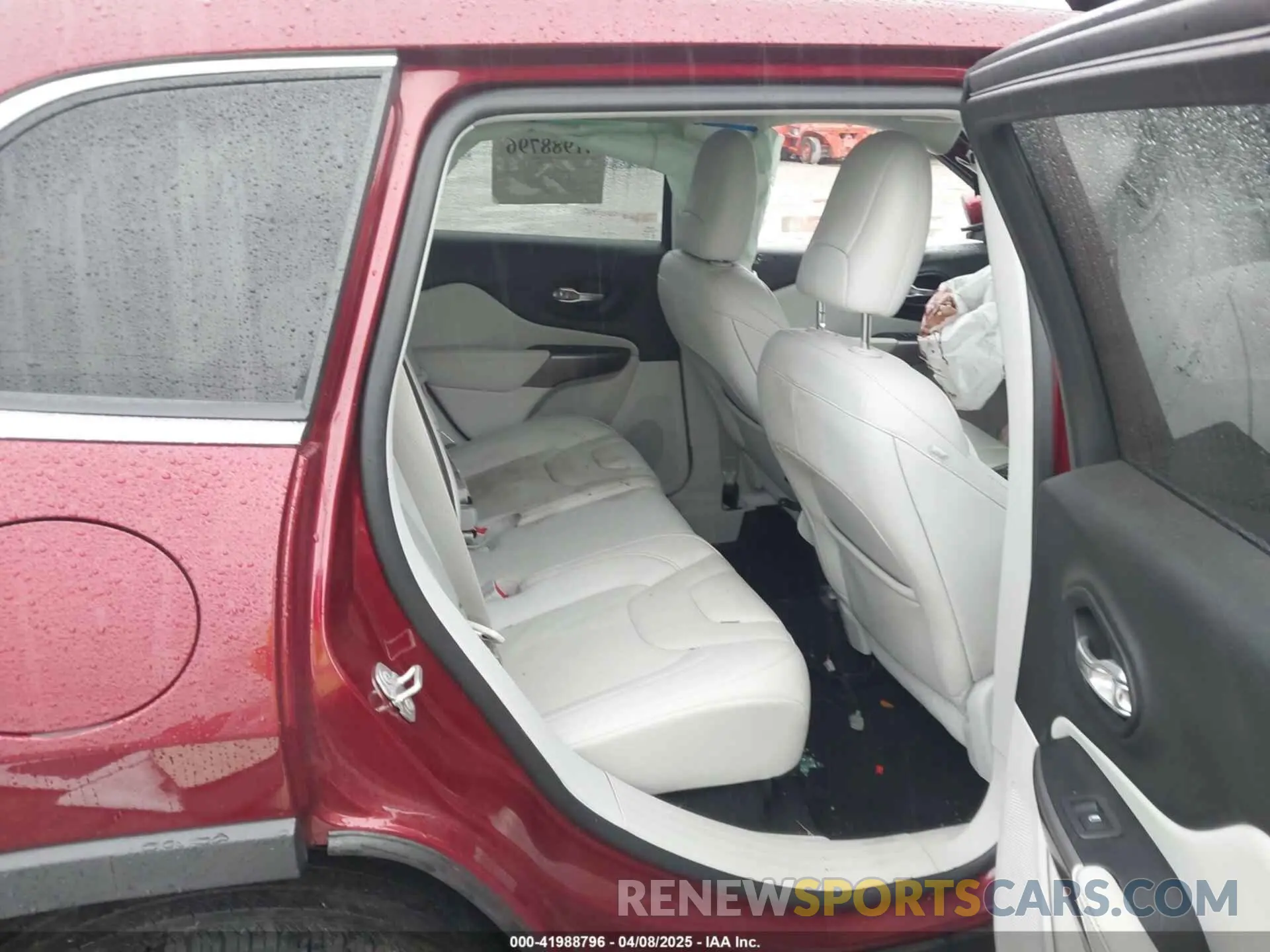 8 Photograph of a damaged car 1C4PJMDX0MD206525 JEEP CHEROKEE 2021