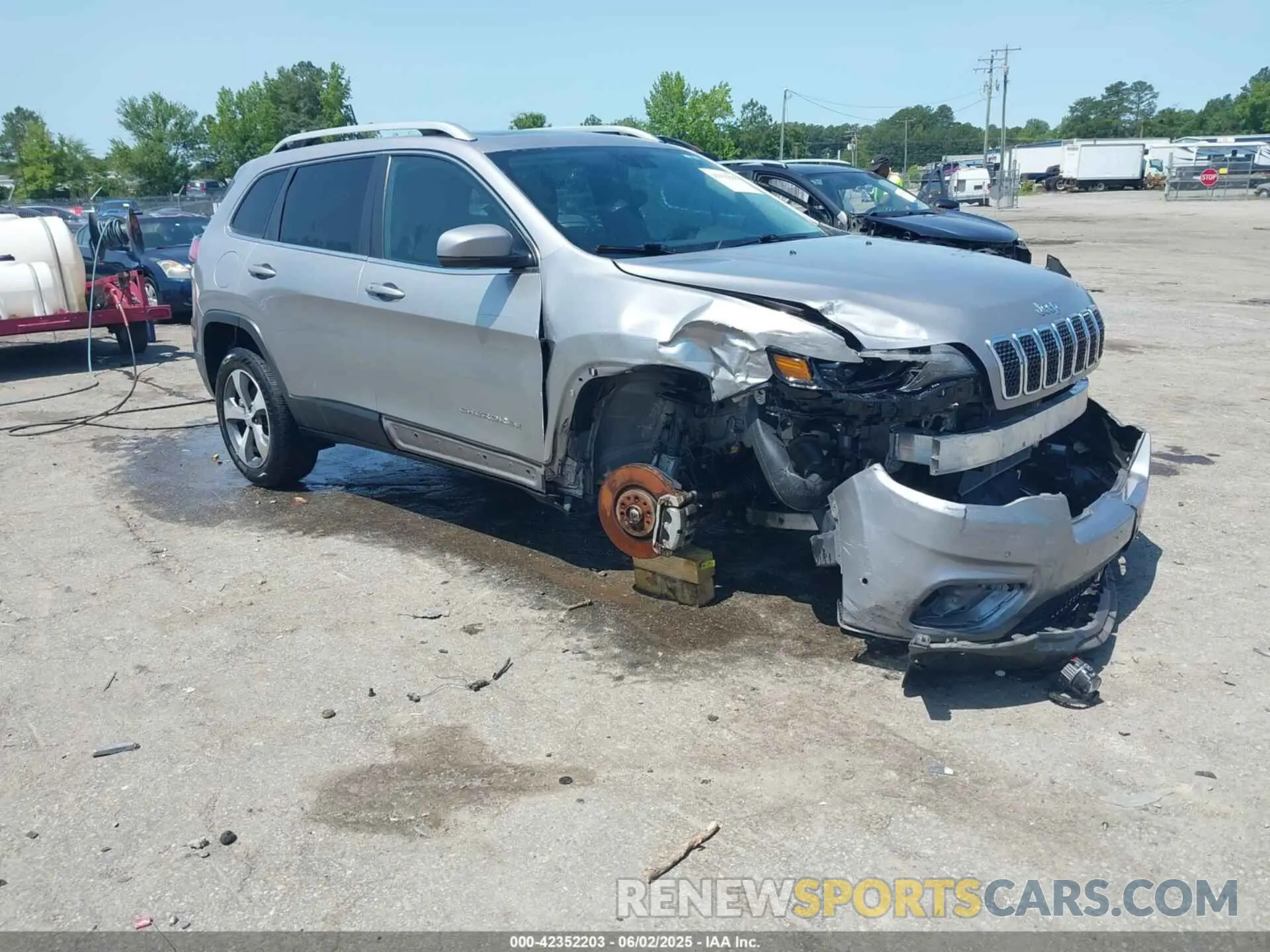 1 Photograph of a damaged car 1C4PJMDX1MD179500 JEEP CHEROKEE 2021