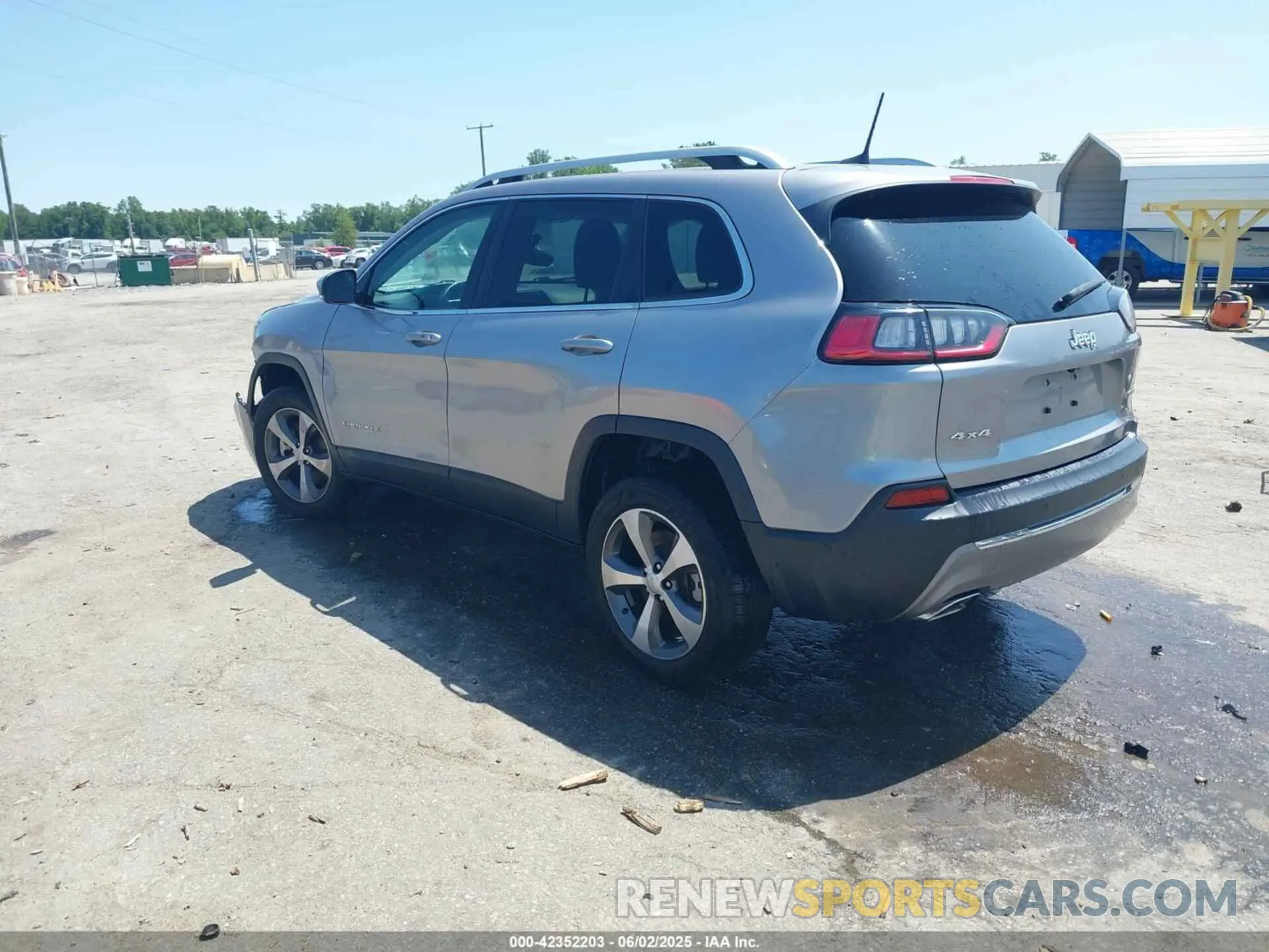 3 Photograph of a damaged car 1C4PJMDX1MD179500 JEEP CHEROKEE 2021