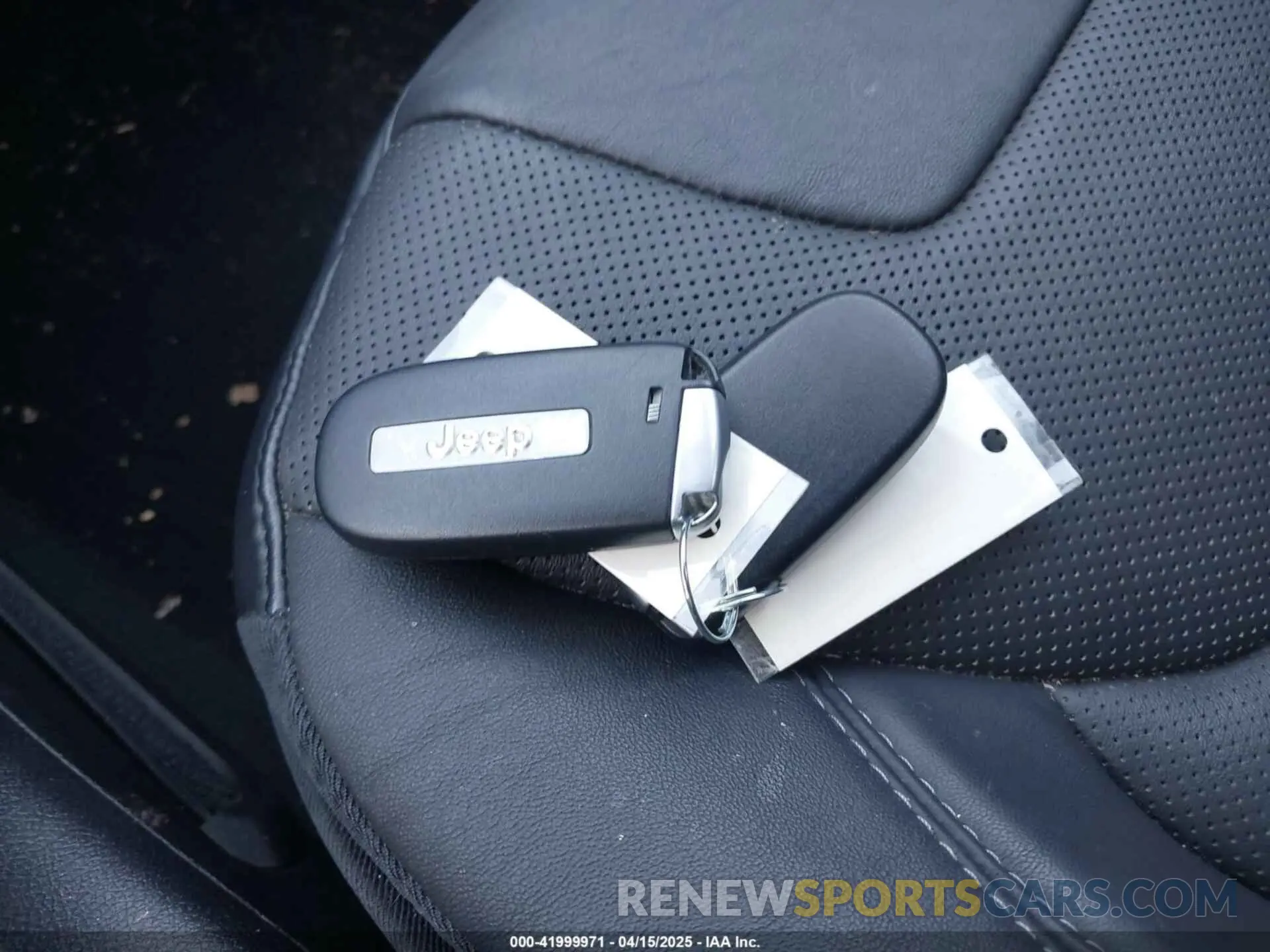 11 Photograph of a damaged car 1C4PJMDX2MD201391 JEEP CHEROKEE 2021