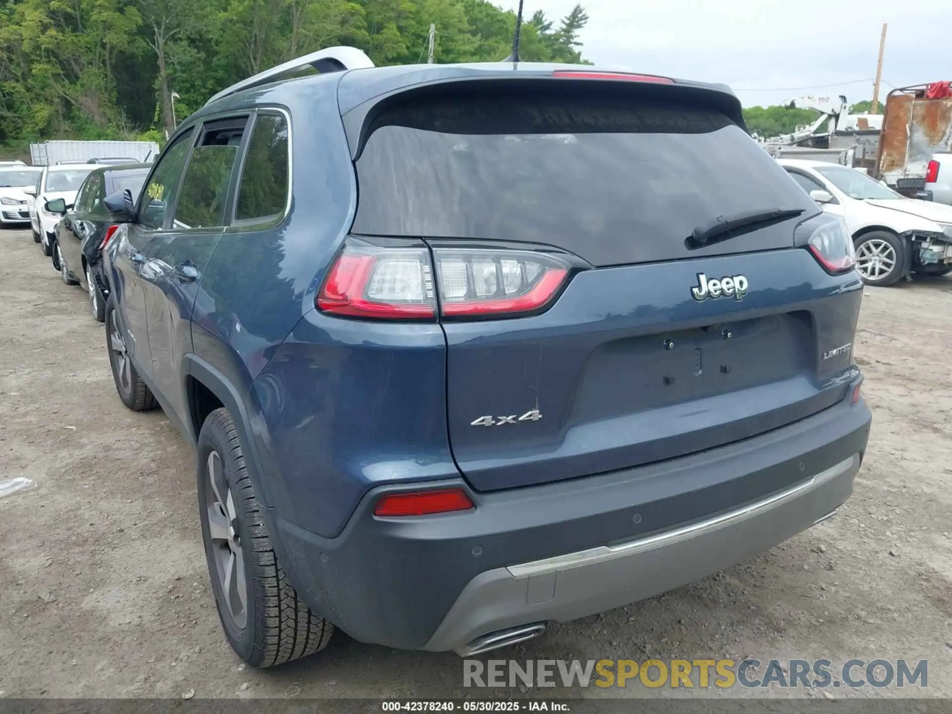 3 Photograph of a damaged car 1C4PJMDX4MD193469 JEEP CHEROKEE 2021