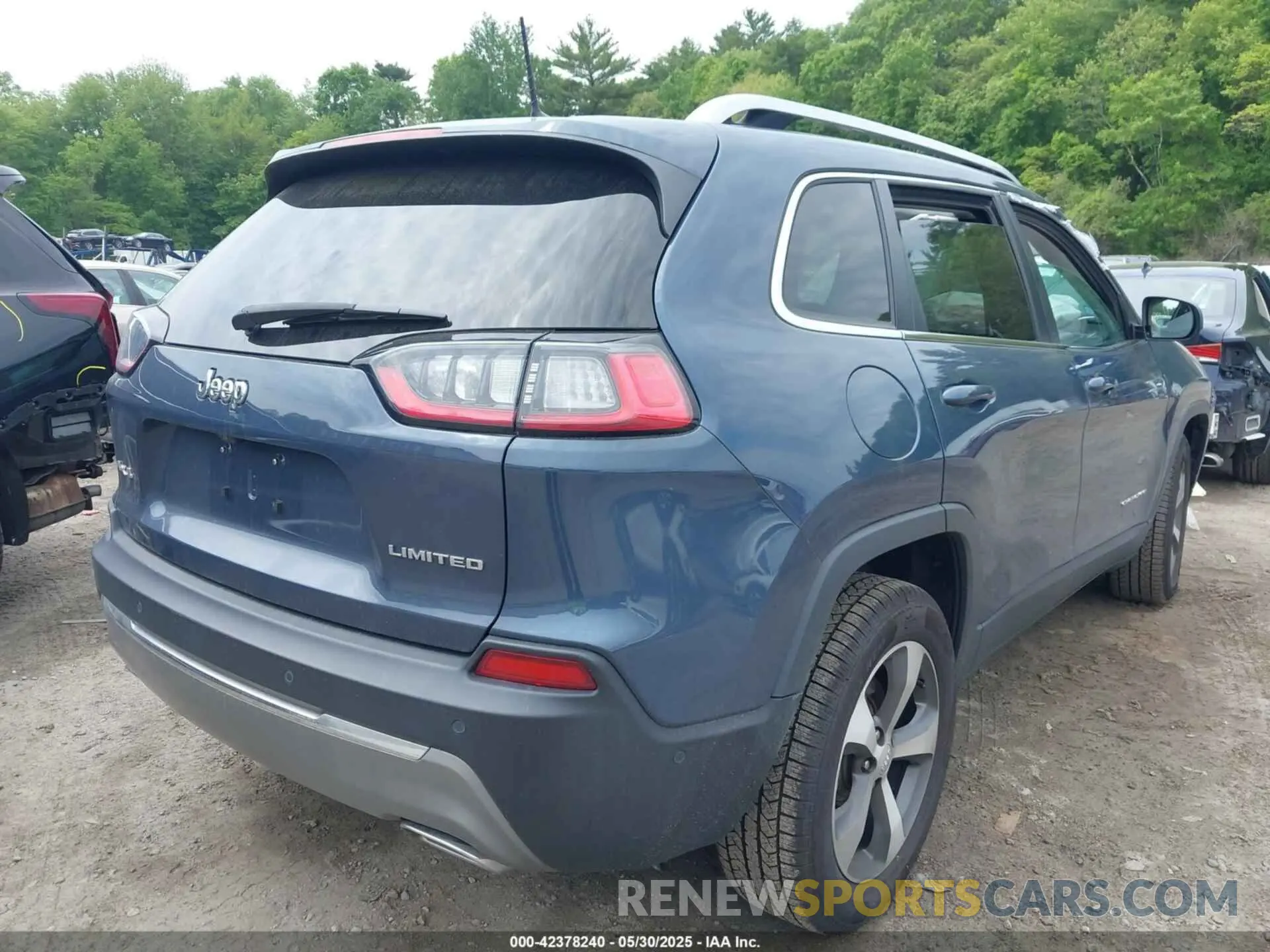 4 Photograph of a damaged car 1C4PJMDX4MD193469 JEEP CHEROKEE 2021