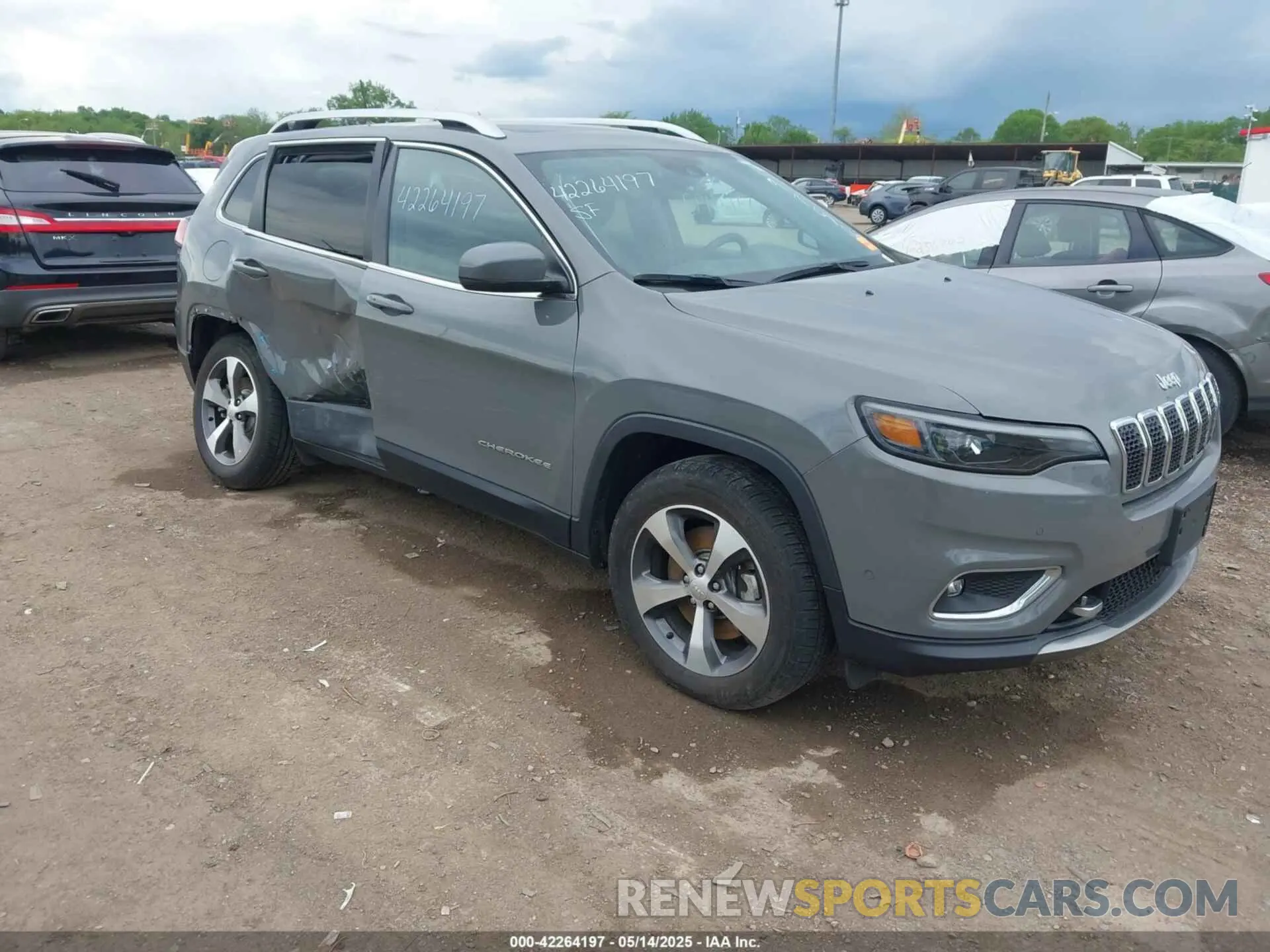 1 Photograph of a damaged car 1C4PJMDX6MD197524 JEEP CHEROKEE 2021