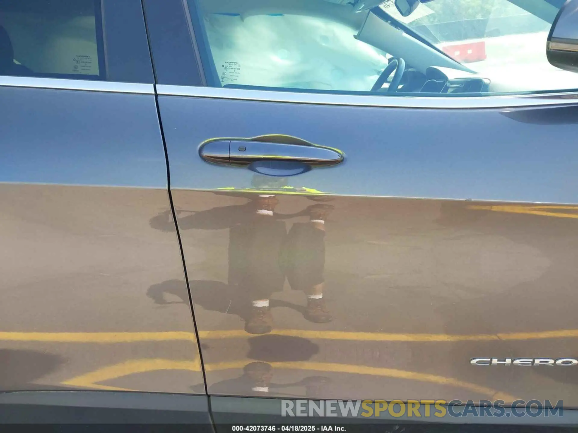 17 Photograph of a damaged car 1C4PJMDX6MD209395 JEEP CHEROKEE 2021