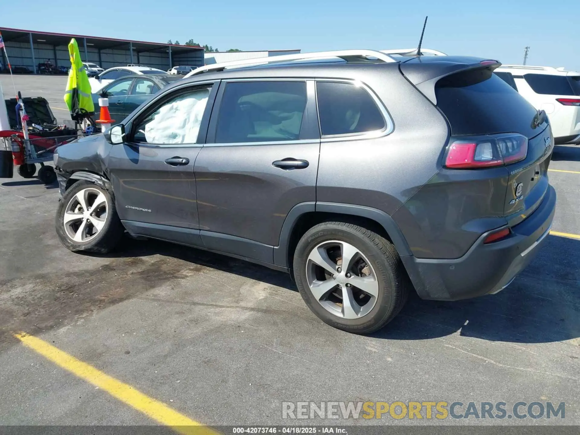 3 Photograph of a damaged car 1C4PJMDX6MD209395 JEEP CHEROKEE 2021