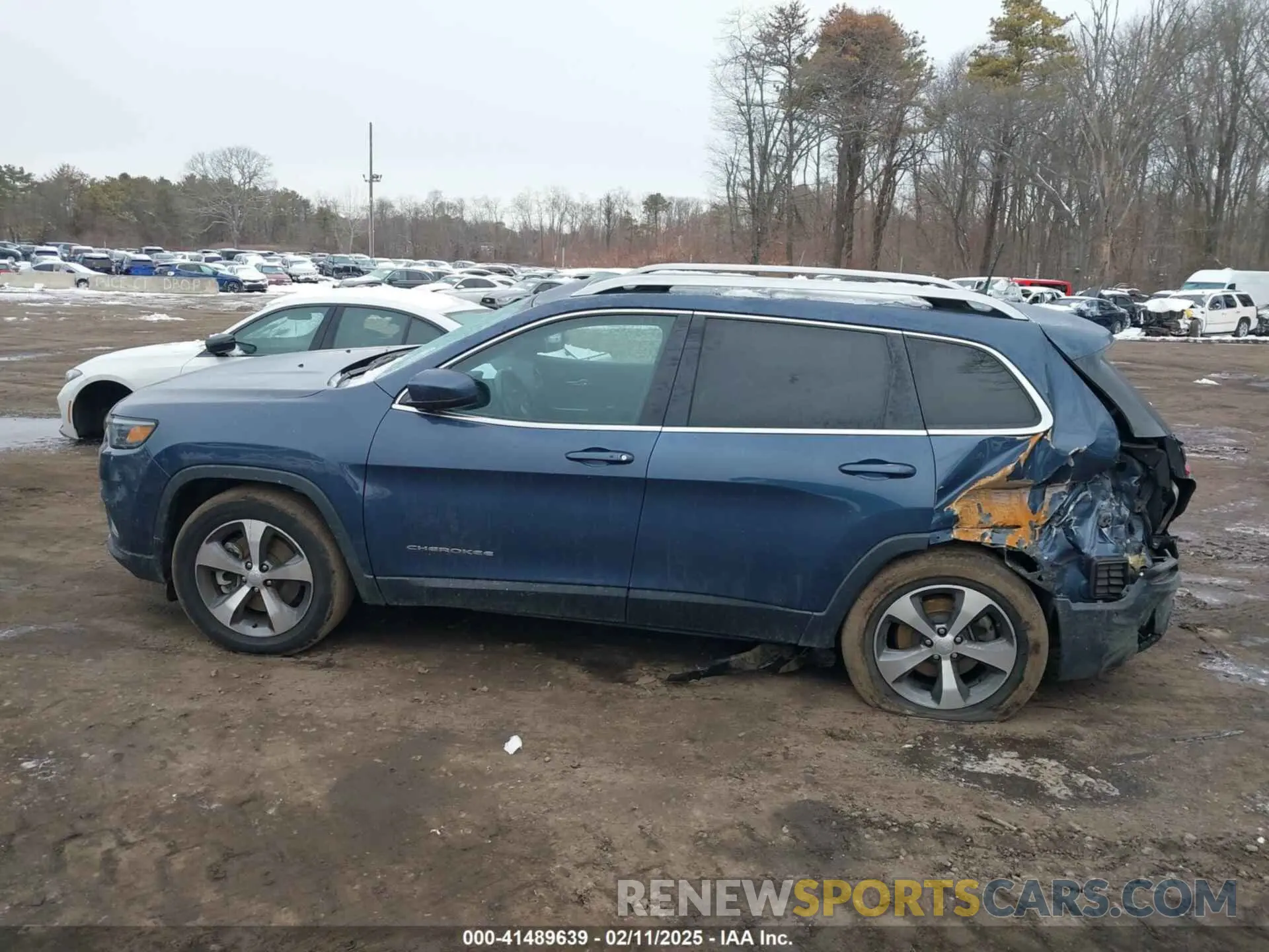 14 Photograph of a damaged car 1C4PJMDX7MD213746 JEEP CHEROKEE 2021
