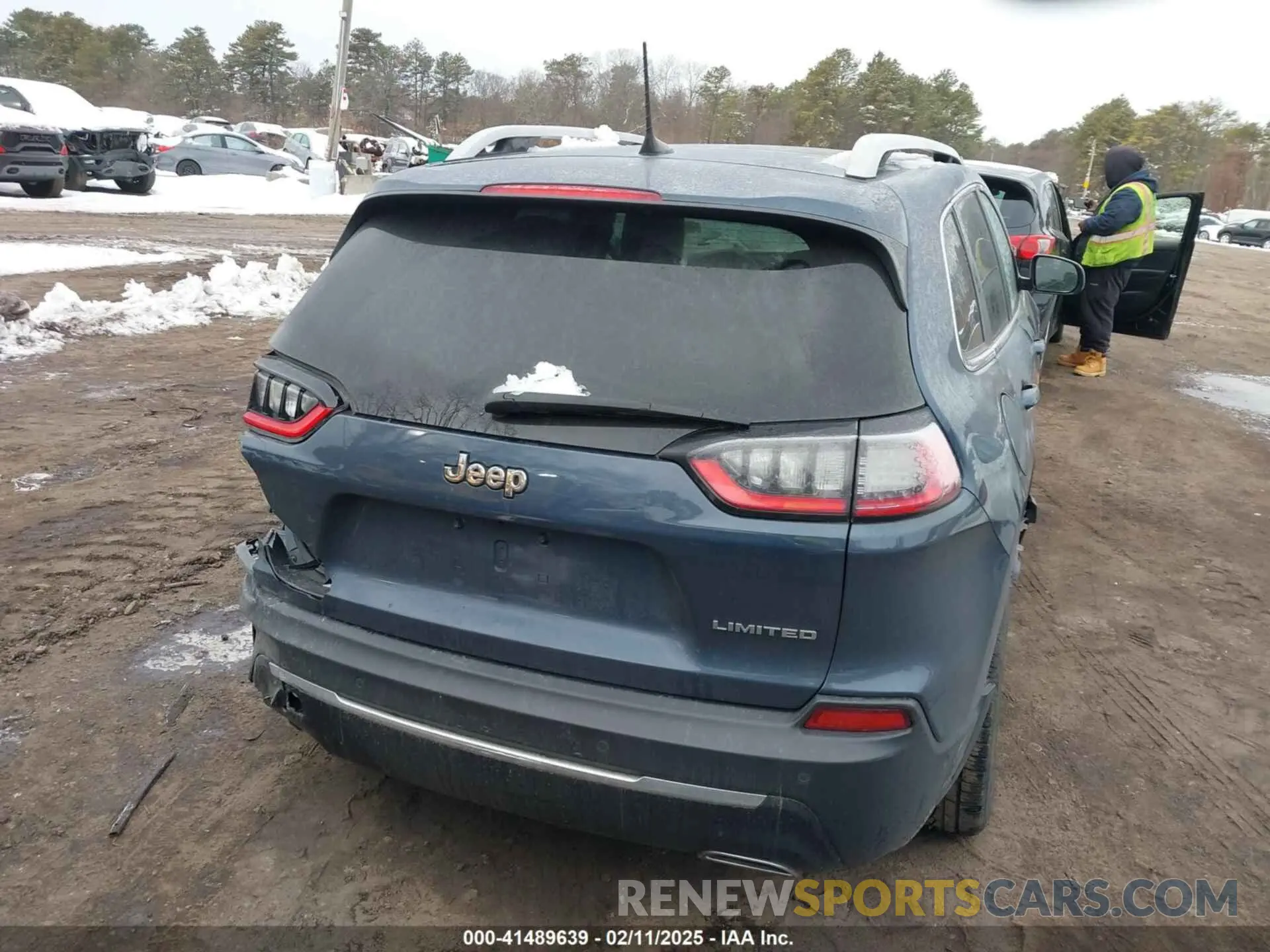 16 Photograph of a damaged car 1C4PJMDX7MD213746 JEEP CHEROKEE 2021