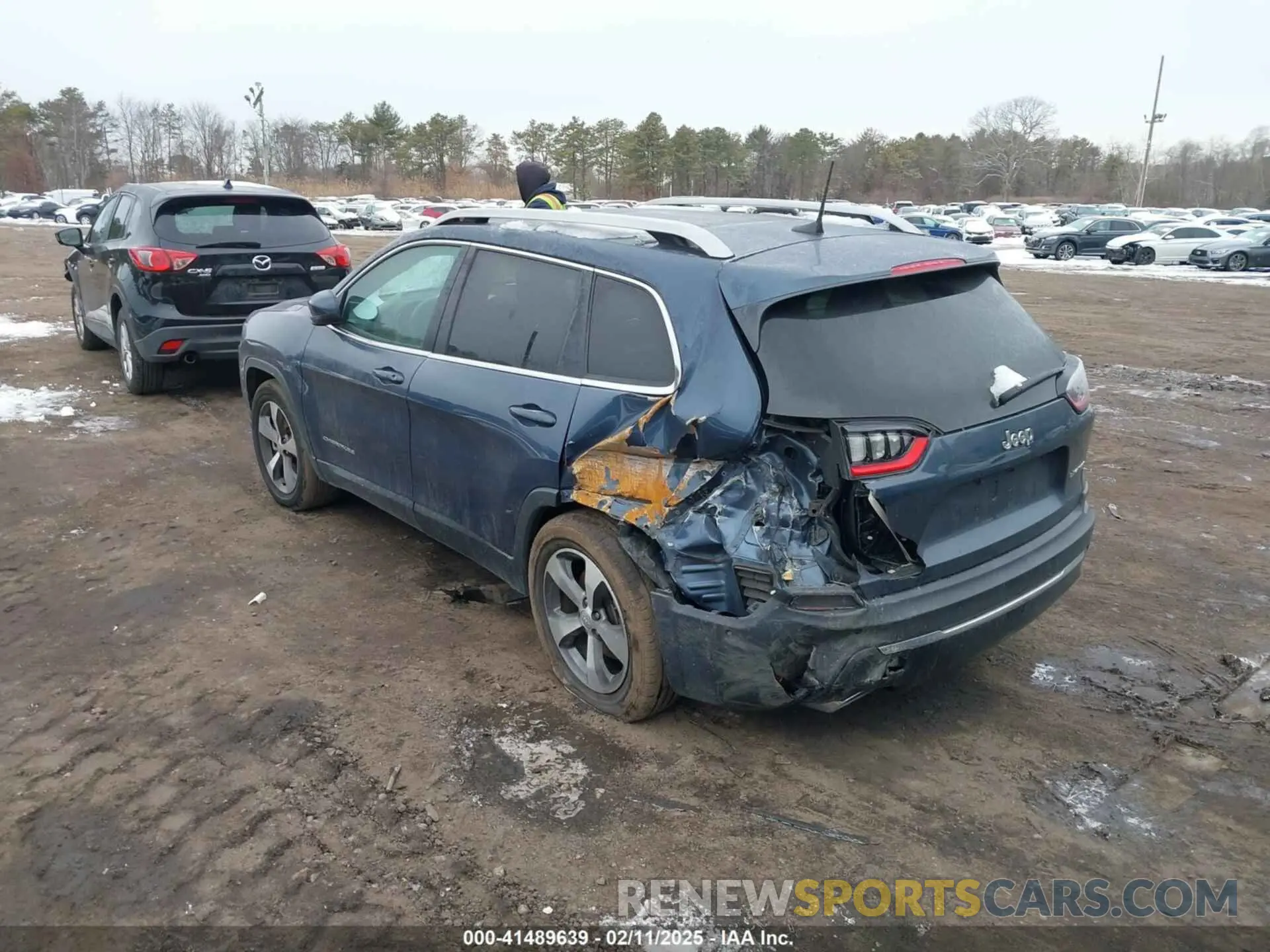 3 Photograph of a damaged car 1C4PJMDX7MD213746 JEEP CHEROKEE 2021