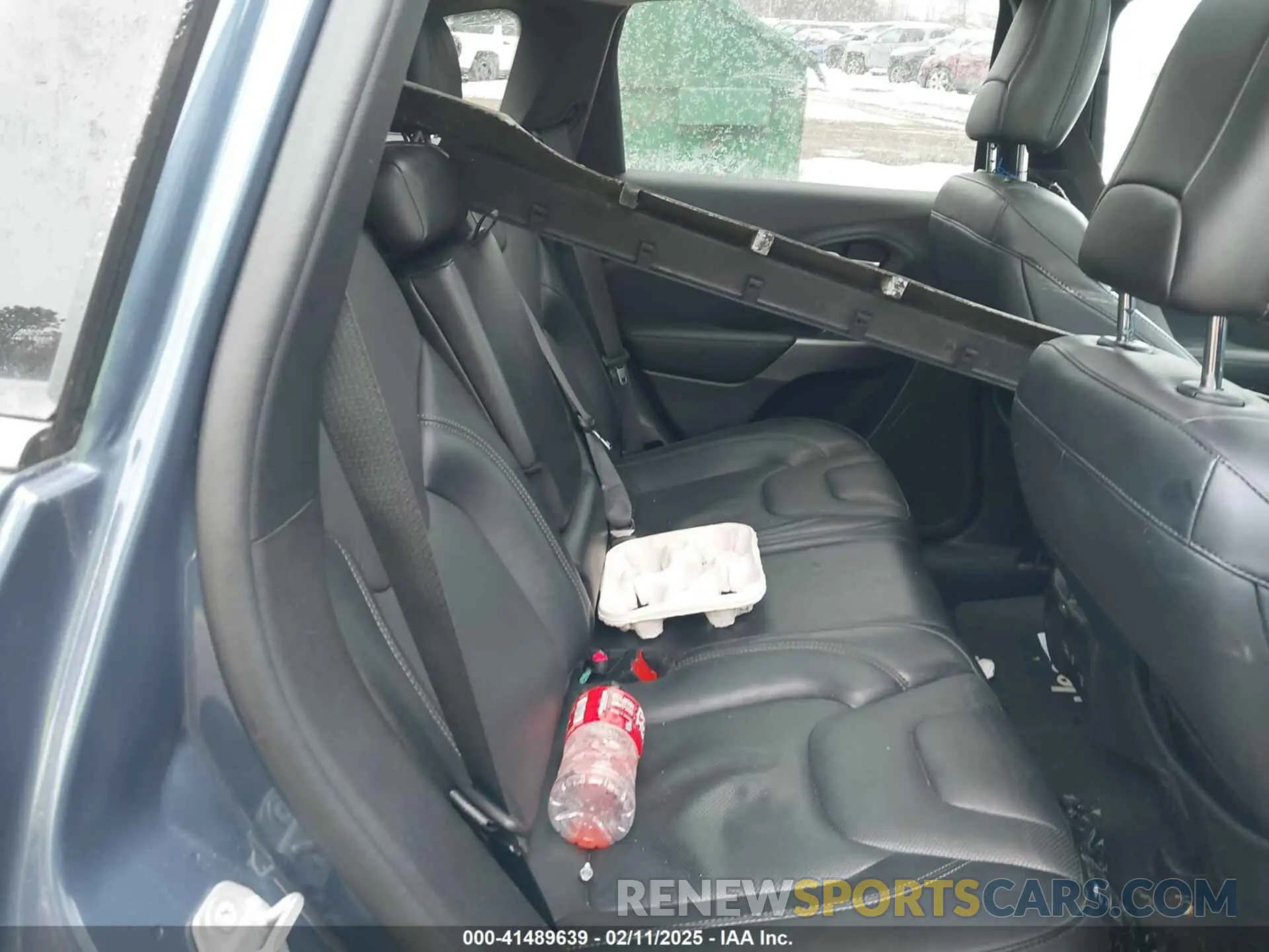 8 Photograph of a damaged car 1C4PJMDX7MD213746 JEEP CHEROKEE 2021