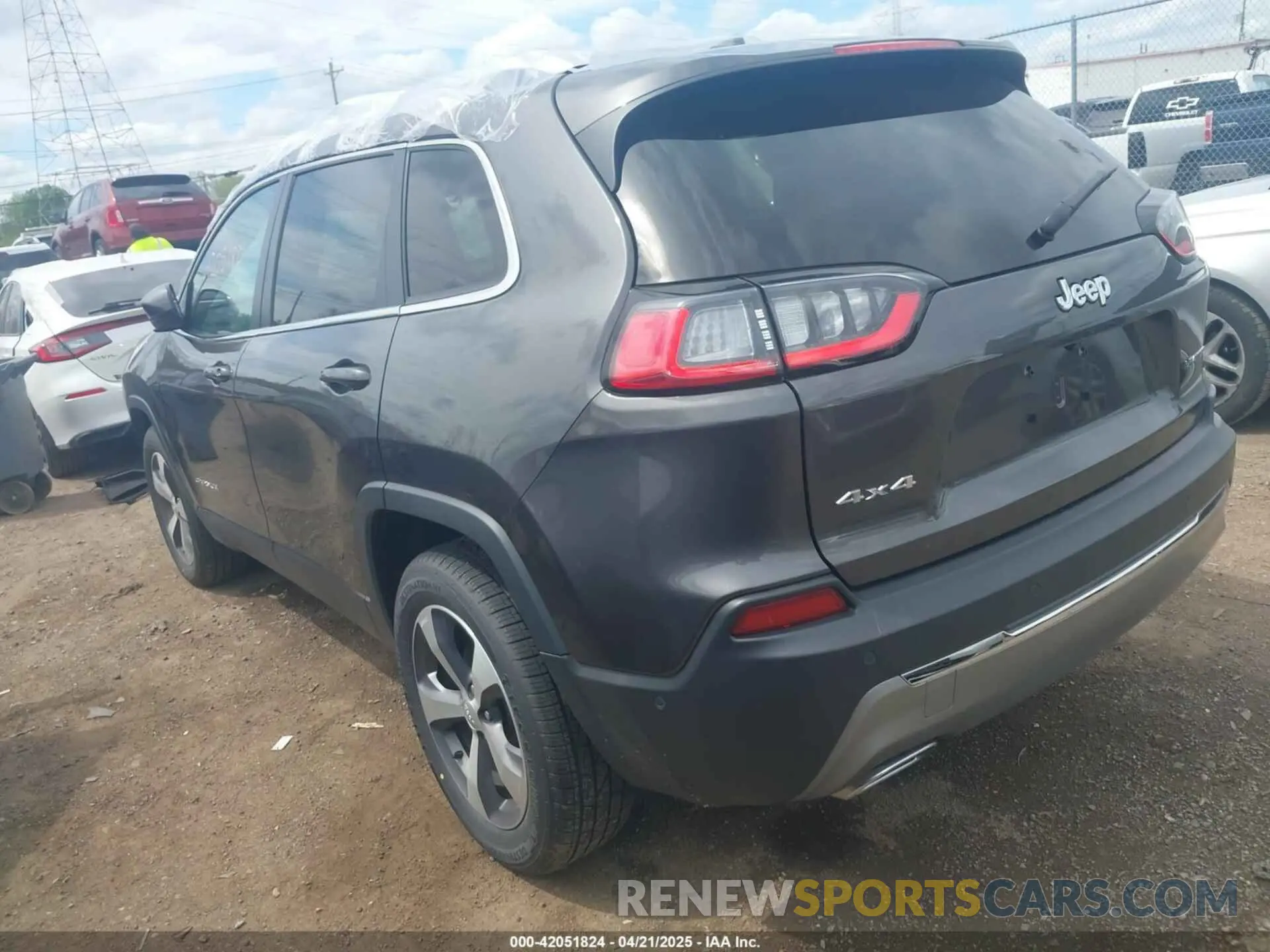 3 Photograph of a damaged car 1C4PJMDX8MD212475 JEEP CHEROKEE 2021