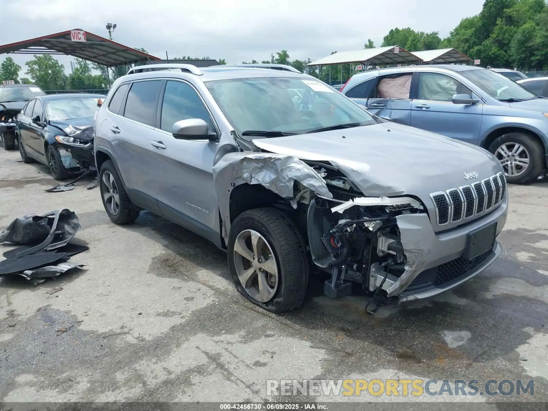 1 Photograph of a damaged car 1C4PJMDX9MD151623 JEEP CHEROKEE 2021