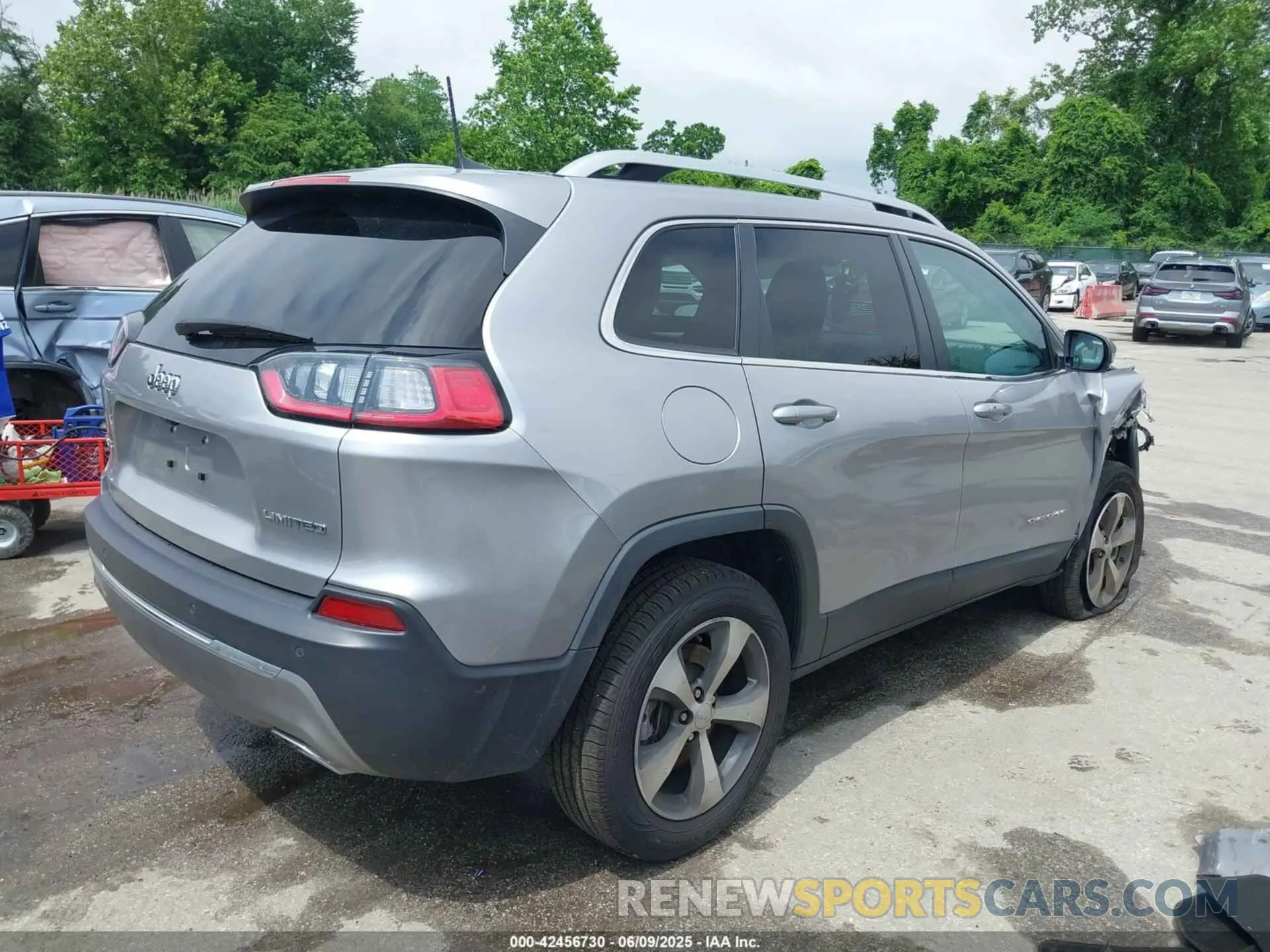 4 Photograph of a damaged car 1C4PJMDX9MD151623 JEEP CHEROKEE 2021