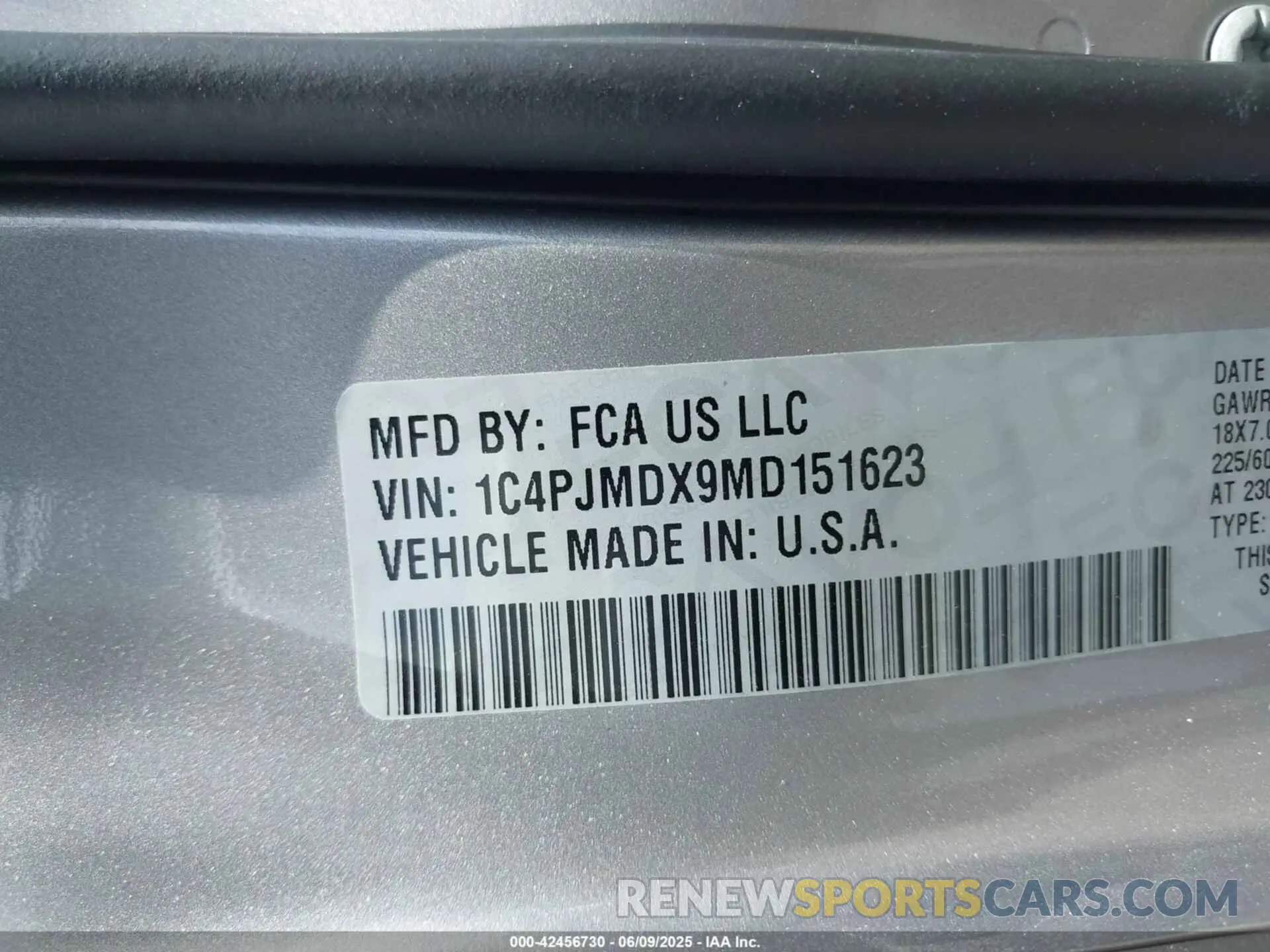 9 Photograph of a damaged car 1C4PJMDX9MD151623 JEEP CHEROKEE 2021