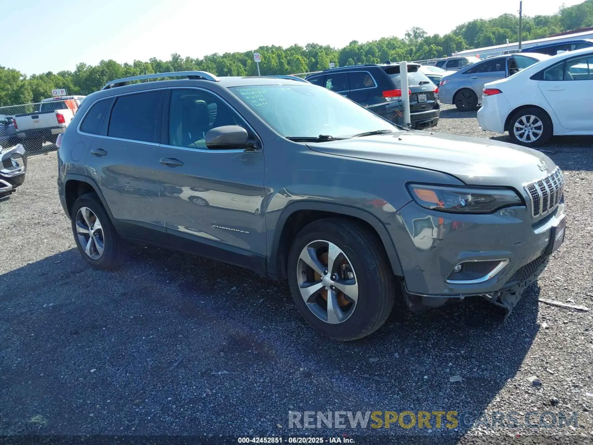 1 Photograph of a damaged car 1C4PJMDX9MD177736 JEEP CHEROKEE 2021