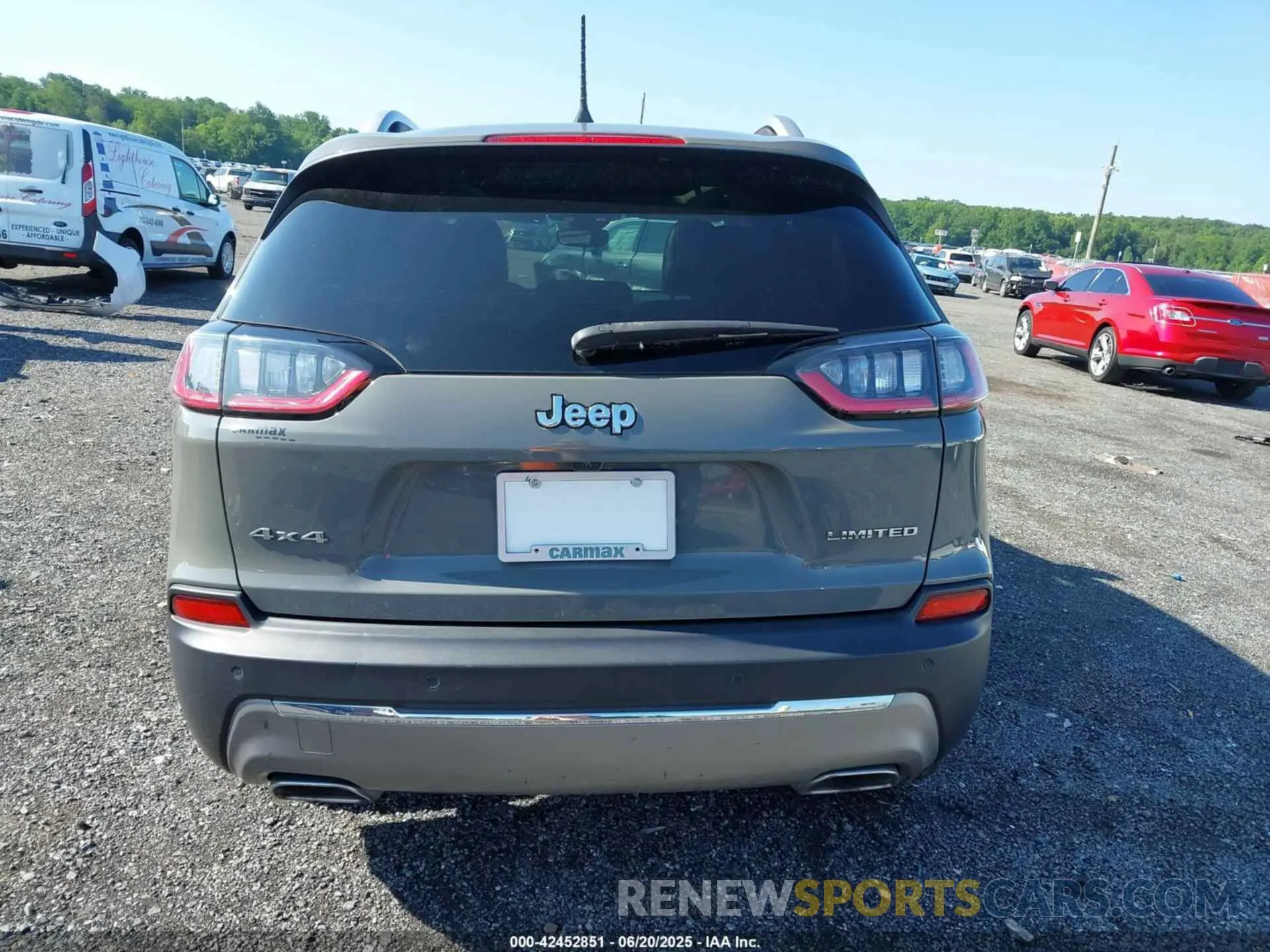 17 Photograph of a damaged car 1C4PJMDX9MD177736 JEEP CHEROKEE 2021