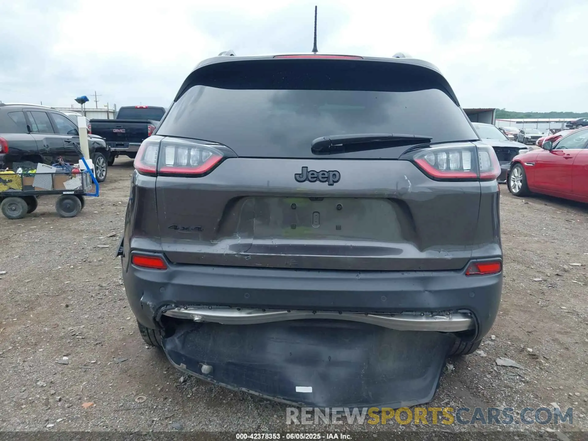 16 Photograph of a damaged car 1C4PJMLB0MD104535 JEEP CHEROKEE 2021