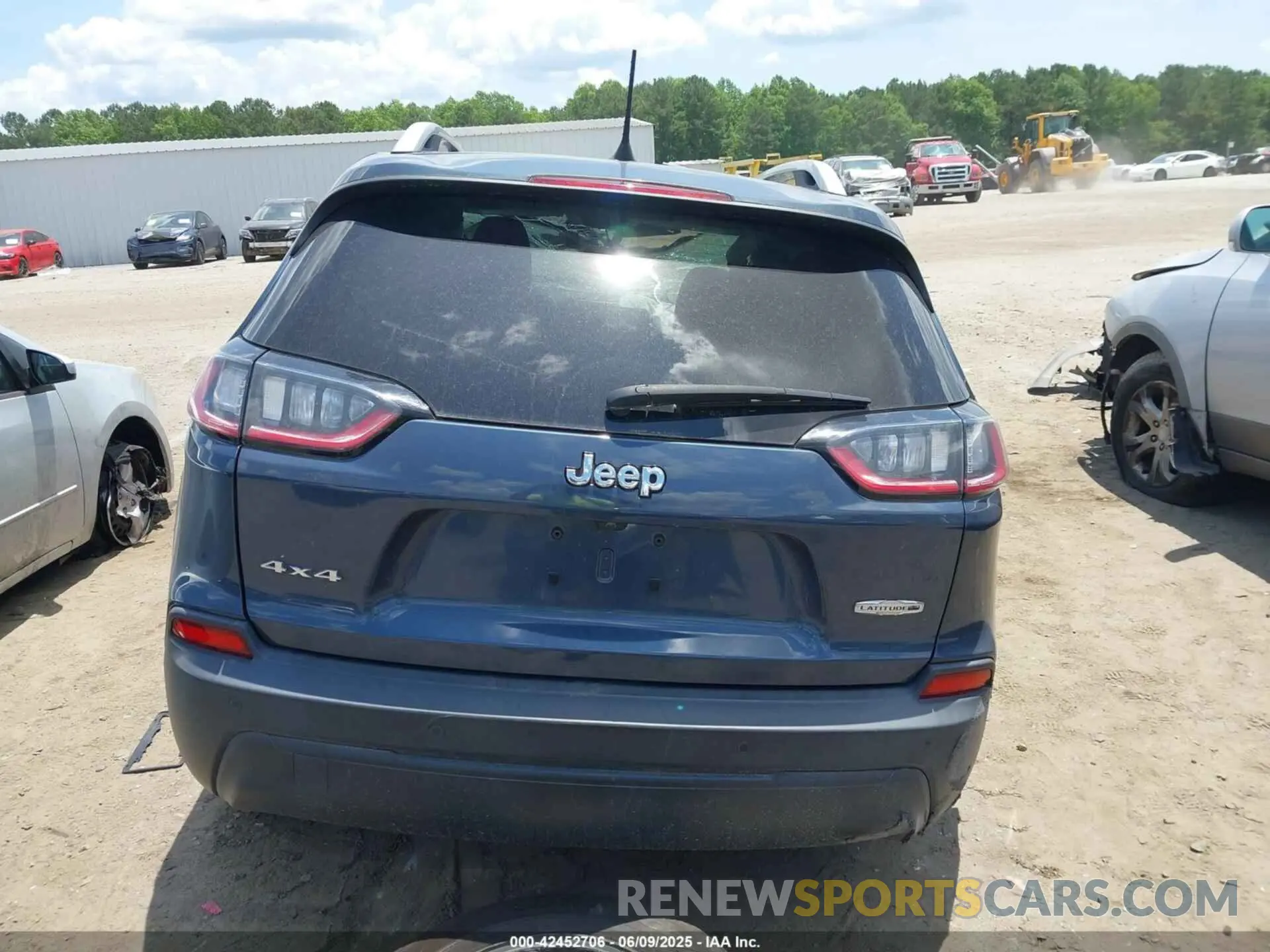 17 Photograph of a damaged car 1C4PJMLB0MD218289 JEEP CHEROKEE 2021