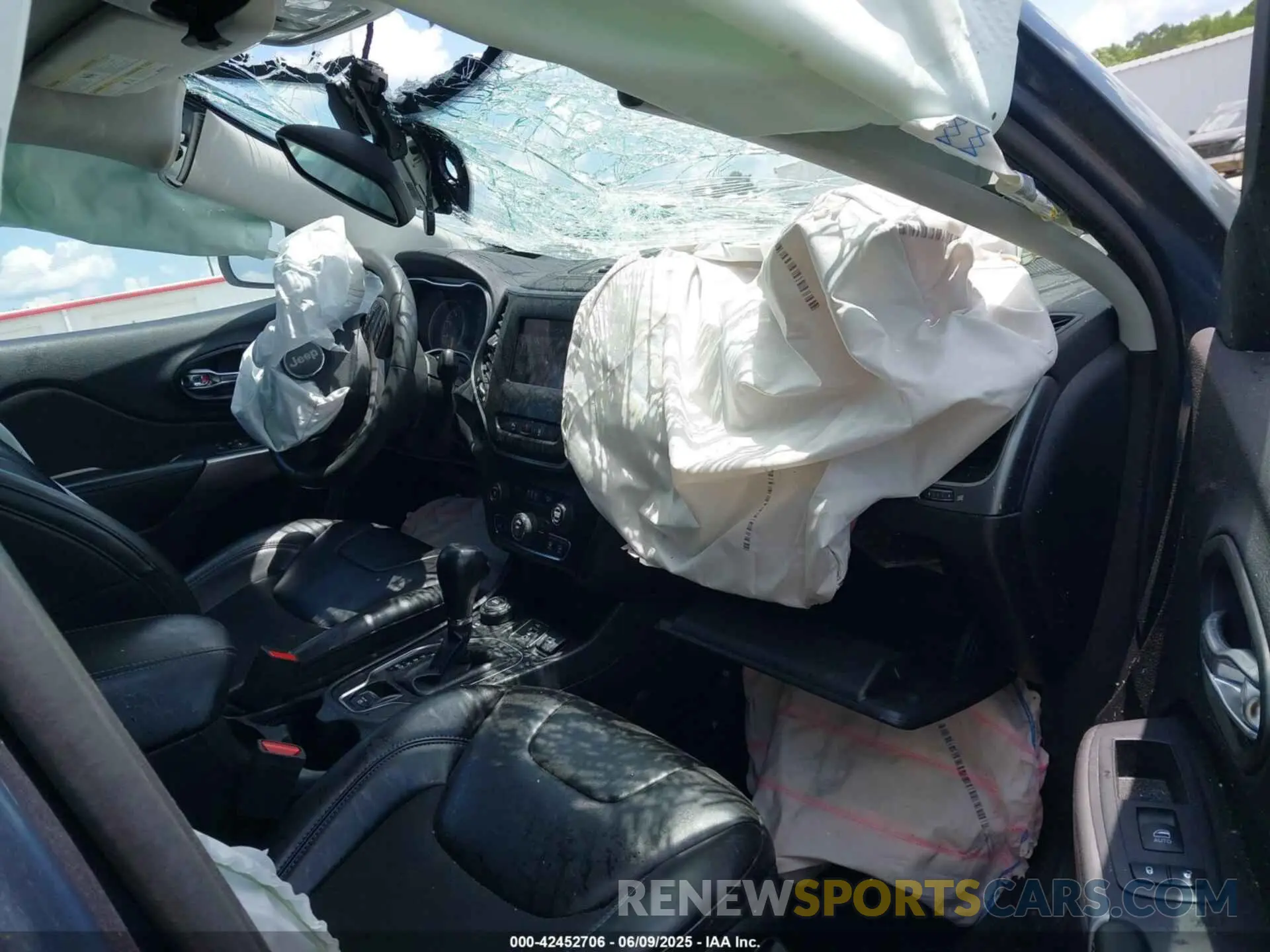 5 Photograph of a damaged car 1C4PJMLB0MD218289 JEEP CHEROKEE 2021