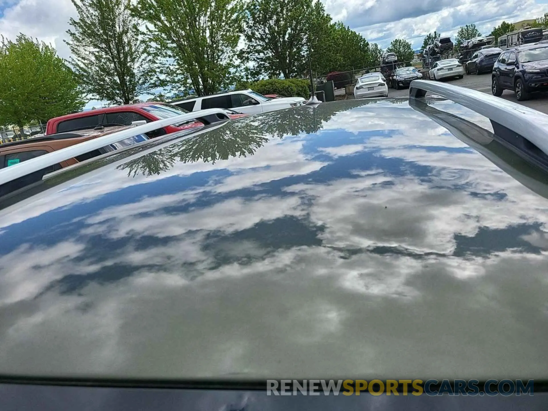 18 Photograph of a damaged car 1C4PJMLB0MD221323 JEEP CHEROKEE 2021