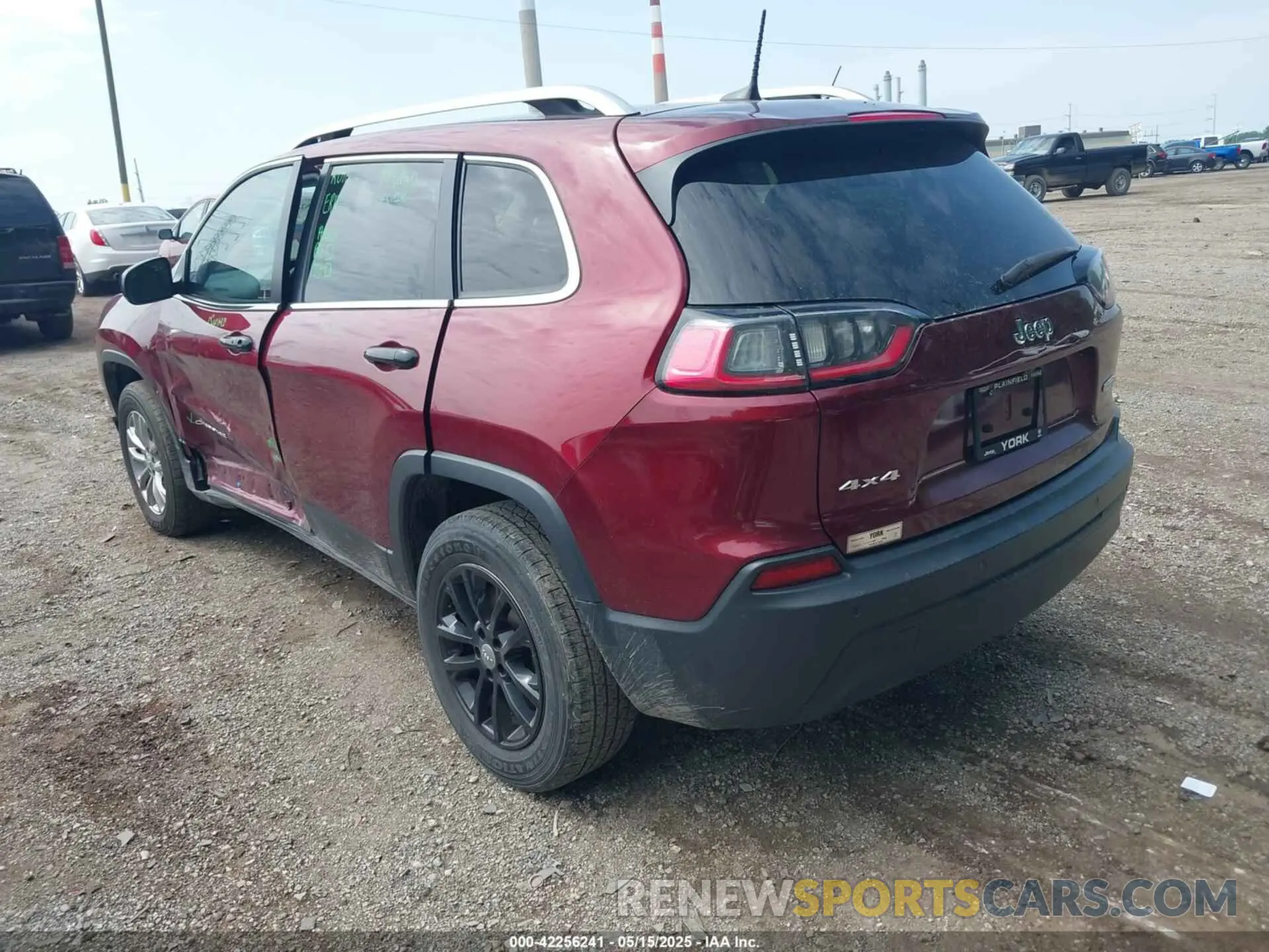 3 Photograph of a damaged car 1C4PJMLB2MD217547 JEEP CHEROKEE 2021